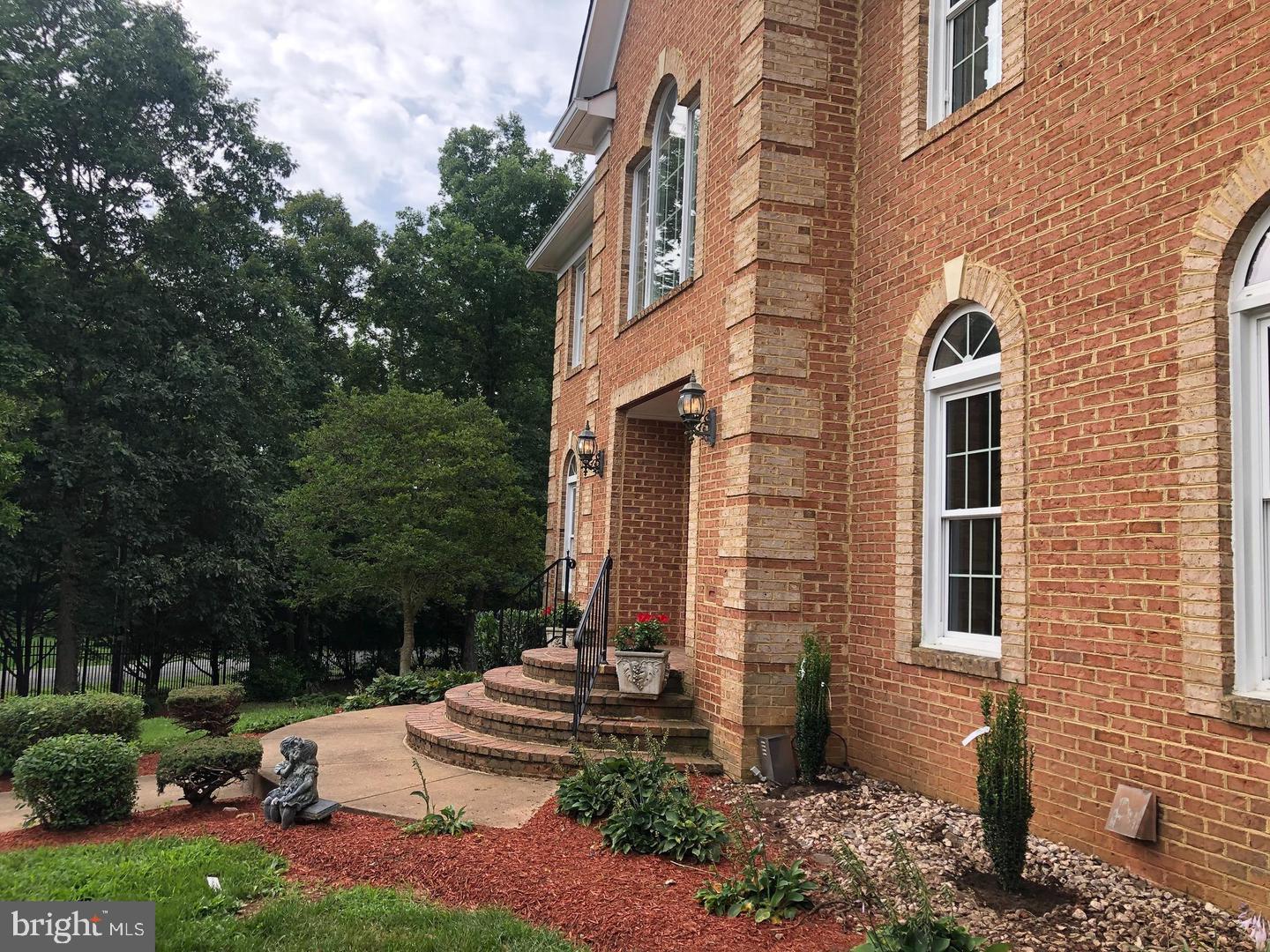 LEWIS PARK - Residential Lease