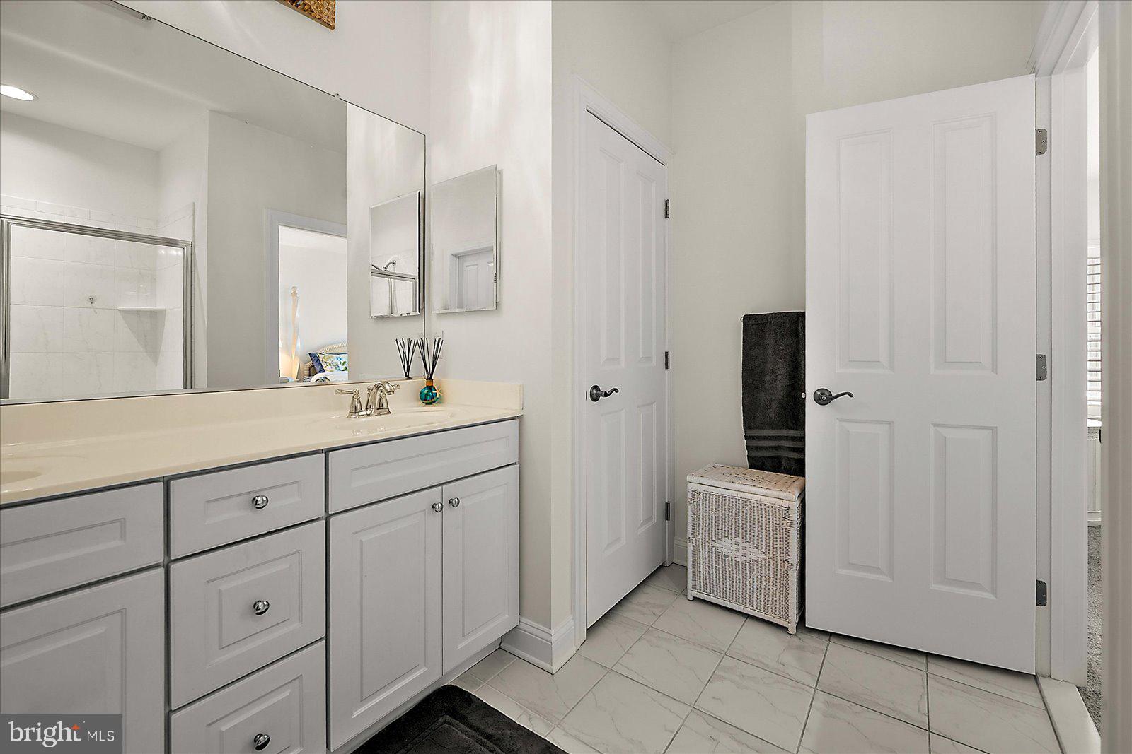 CAPE ISLE OF WIGHT - Residential