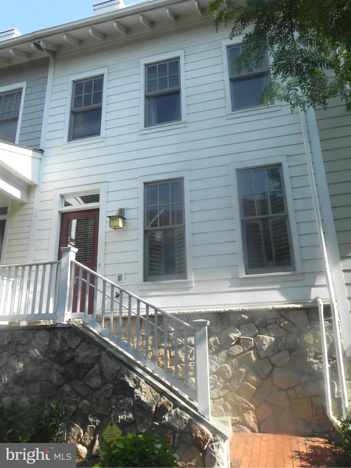 CLARENDON CENTER - Residential Lease