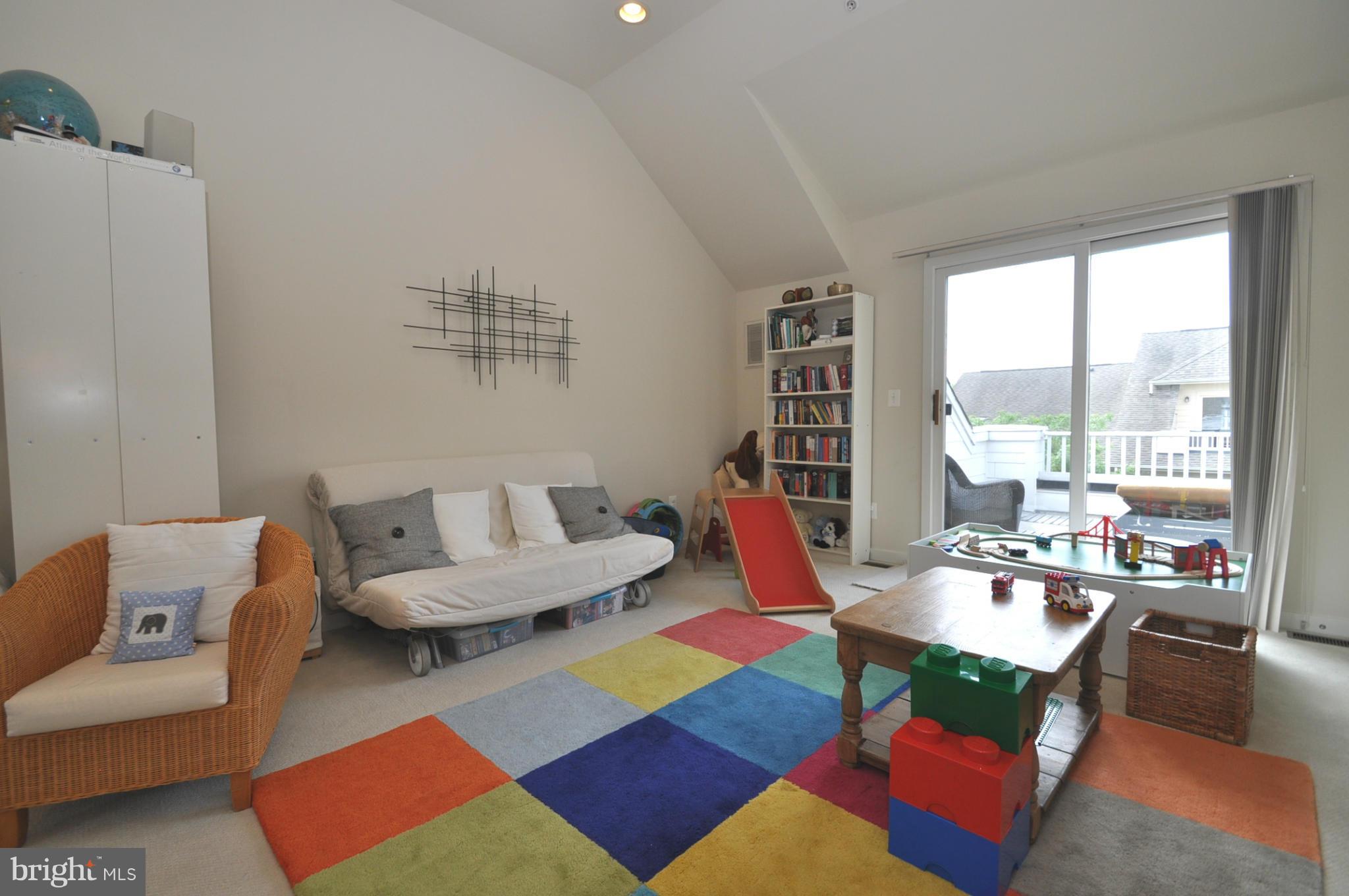 CLARENDON CENTER - Residential Lease