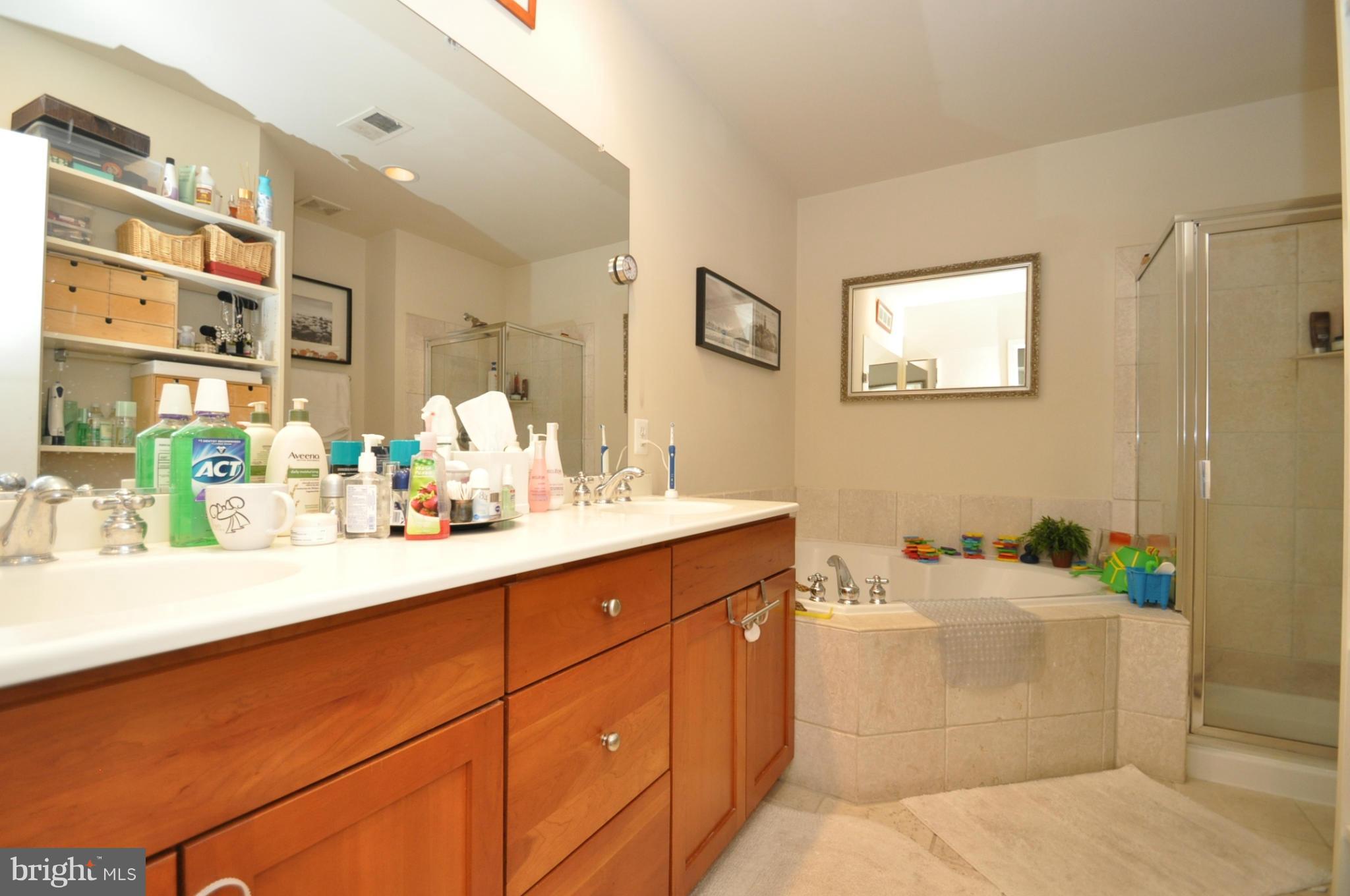 CLARENDON CENTER - Residential Lease