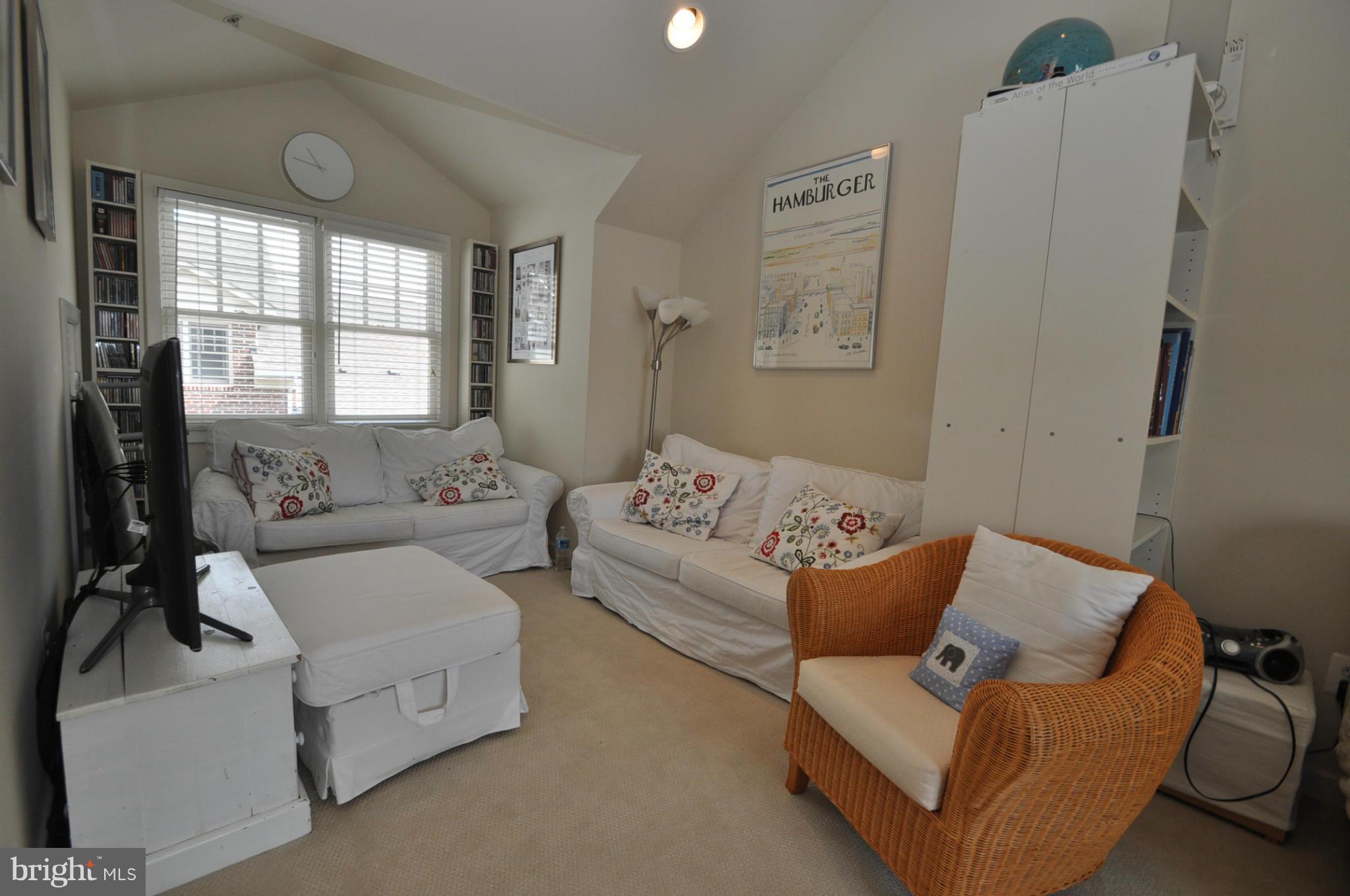 CLARENDON CENTER - Residential Lease