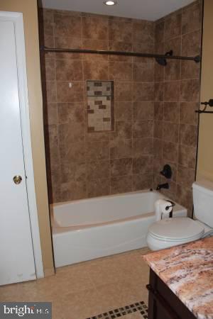 FRANKLIN FARM - Residential Lease