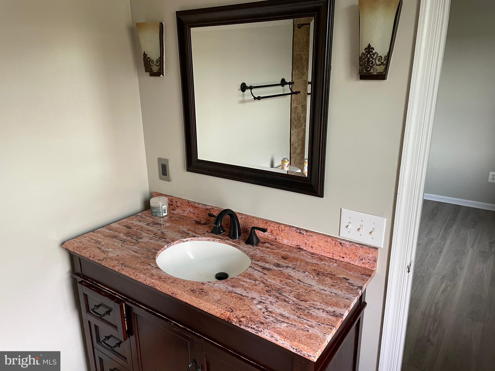 FRANKLIN FARM - Residential Lease