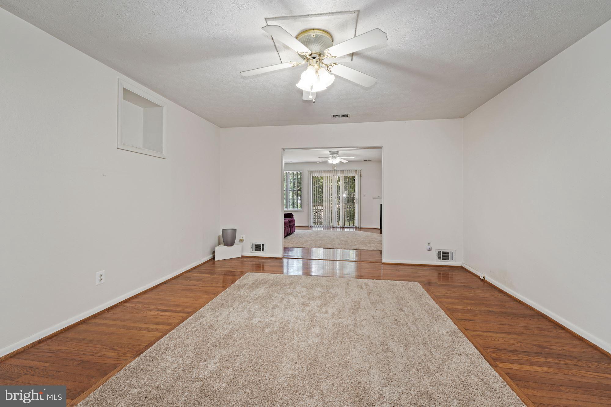 WARBURTON OAKS - Residential