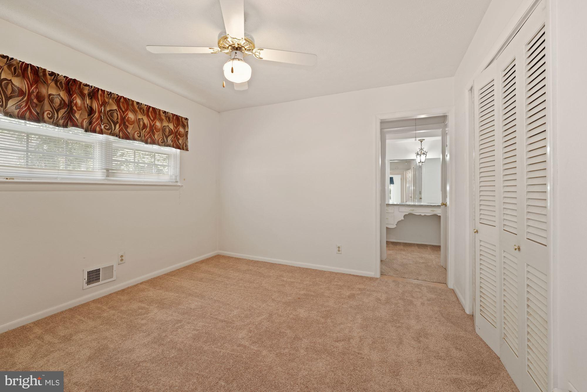 WARBURTON OAKS - Residential