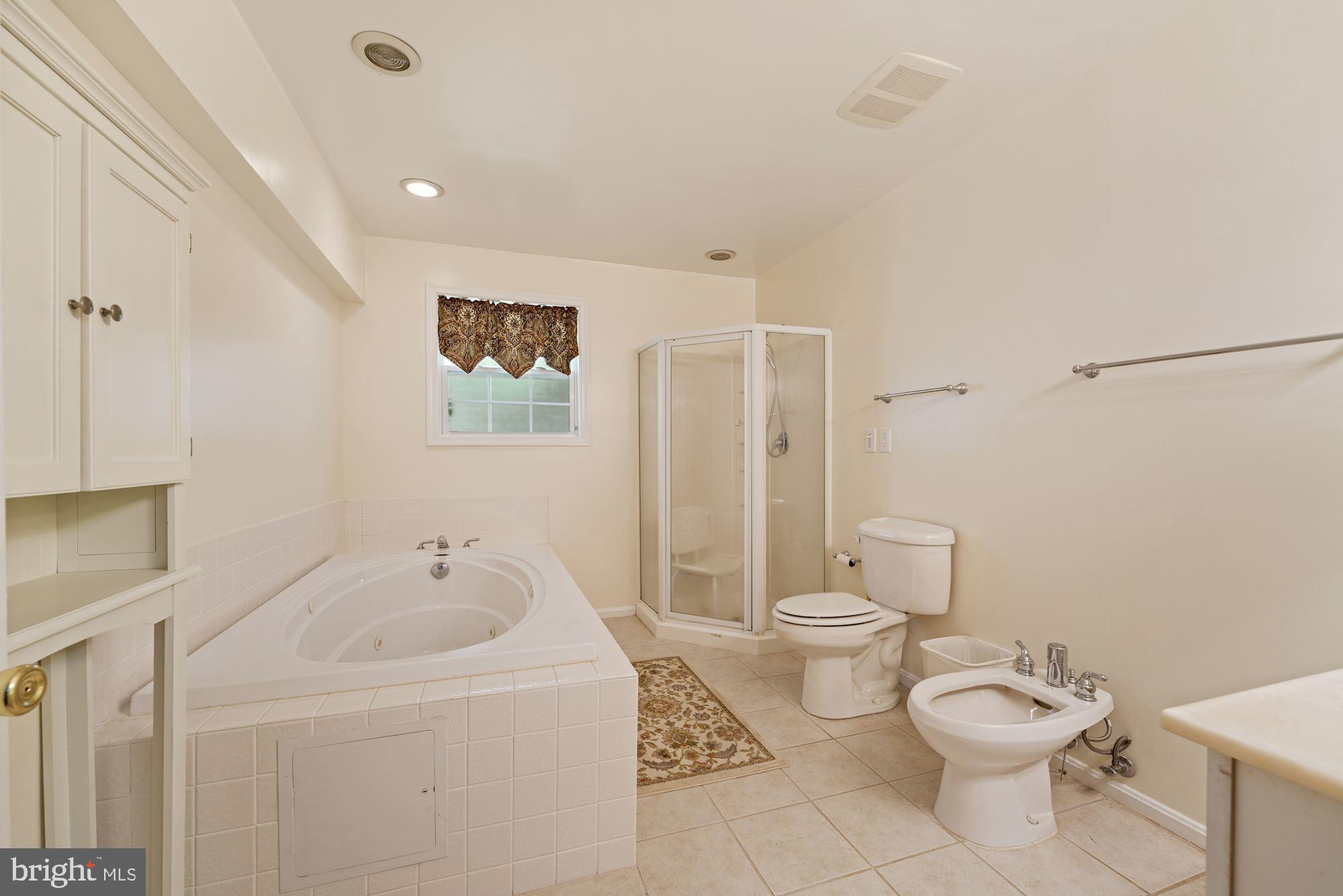 WARBURTON OAKS - Residential