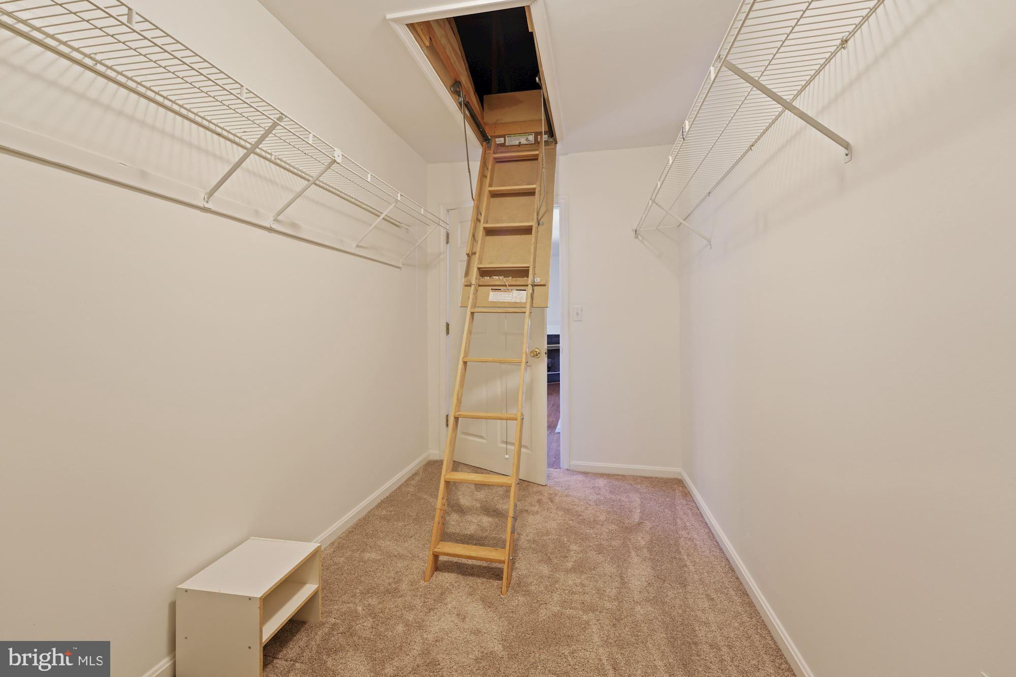 WARBURTON OAKS - Residential