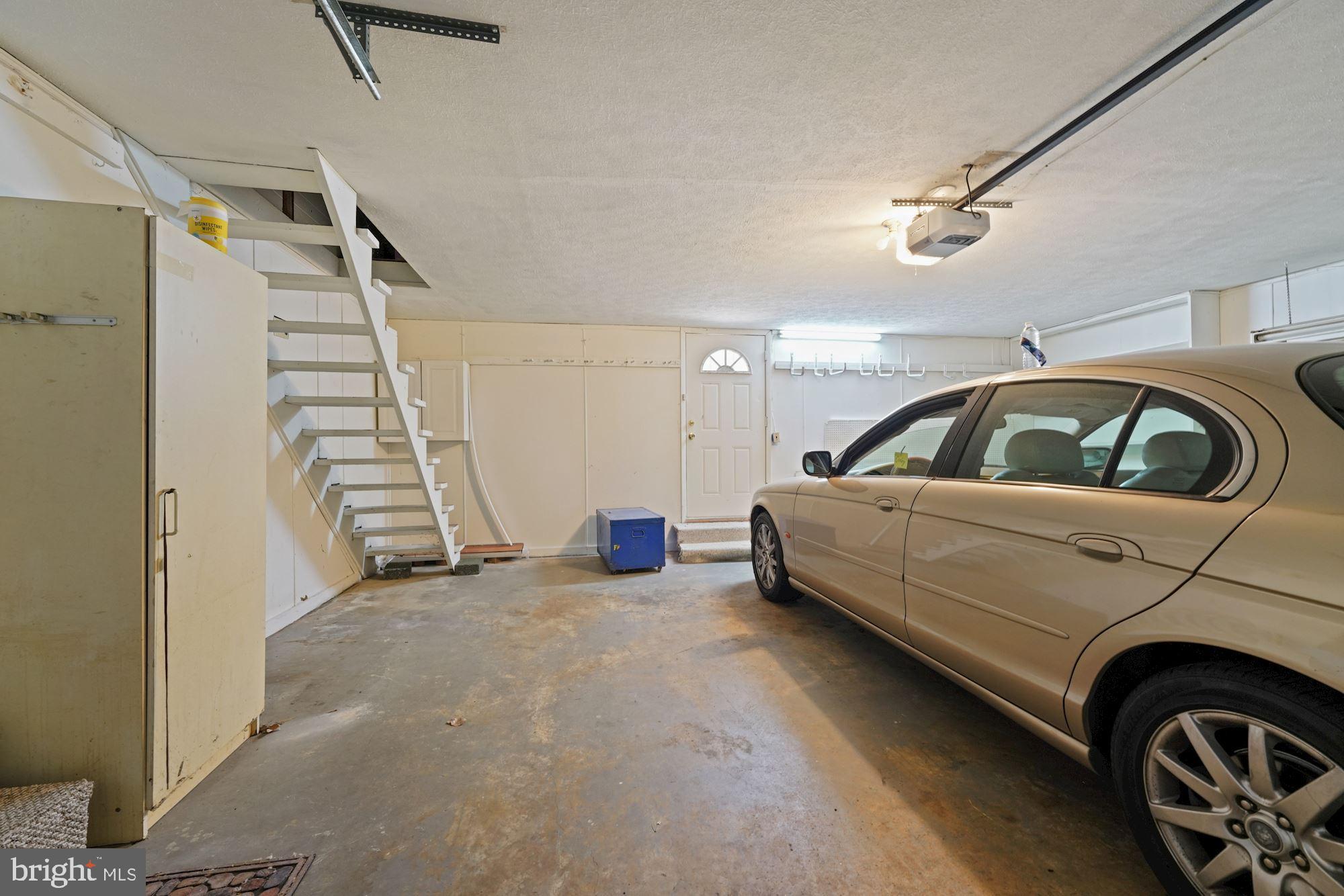 WARBURTON OAKS - Residential