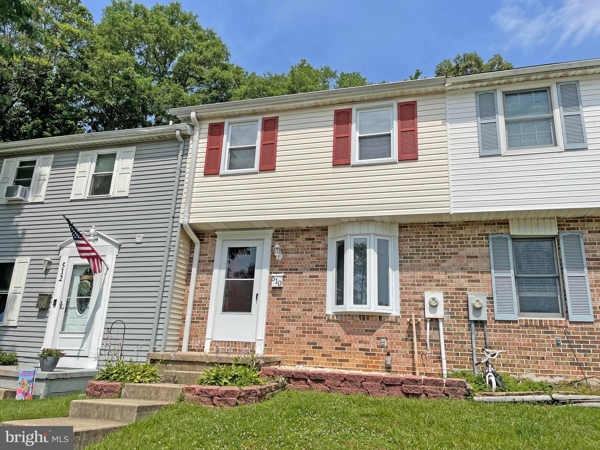 CARROLLWOOD MANOR - Residential