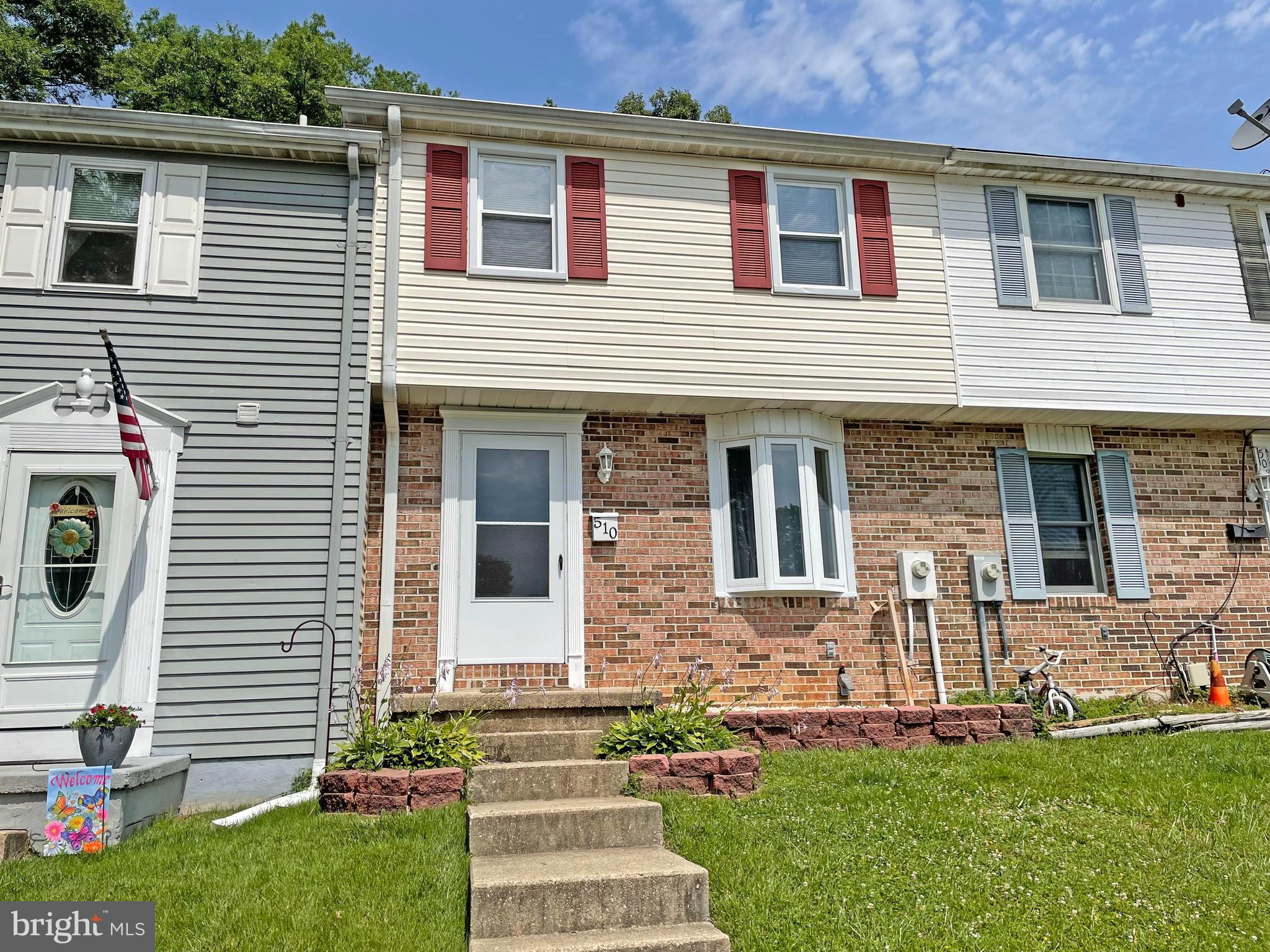 CARROLLWOOD MANOR - Residential