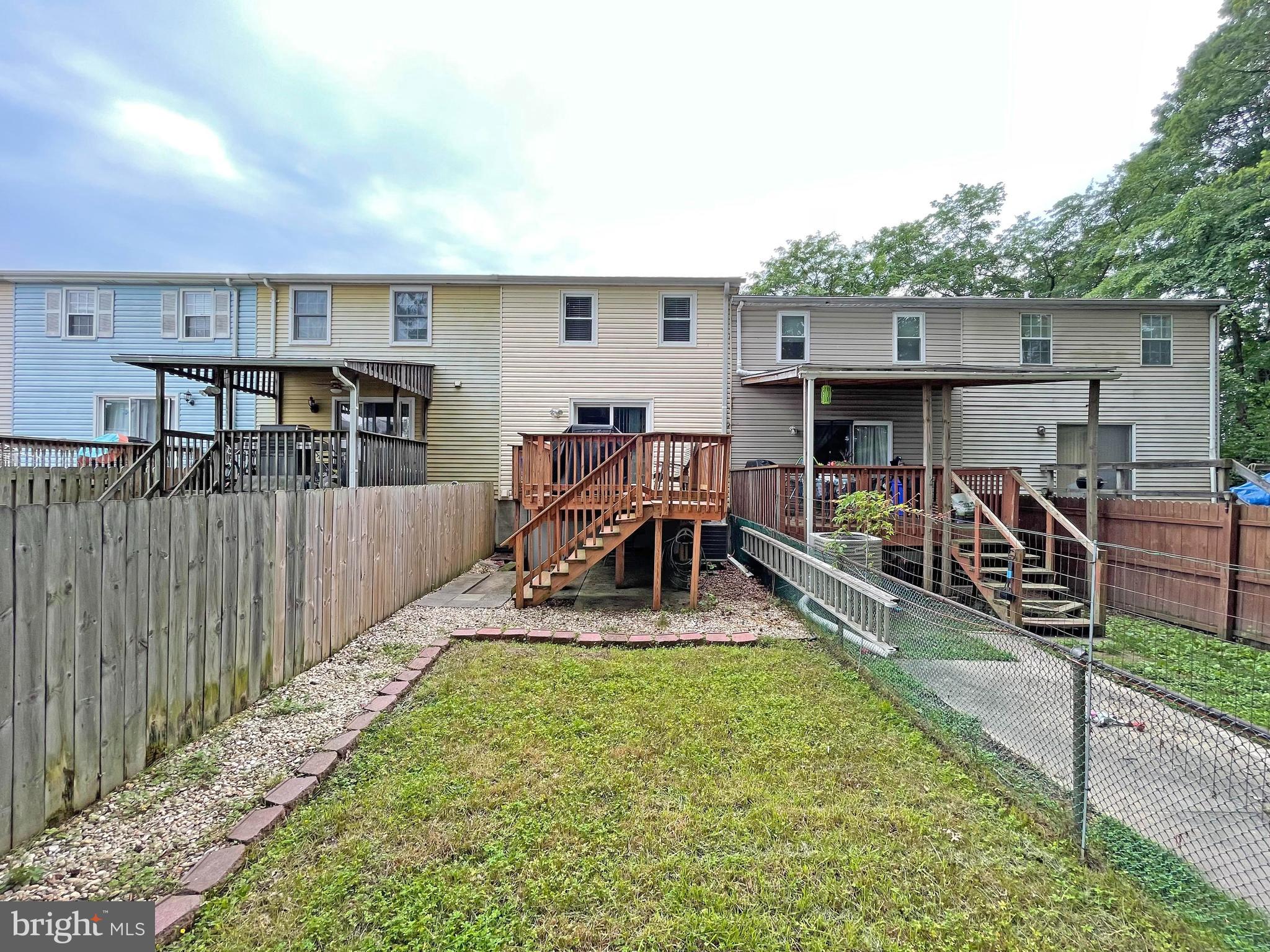 CARROLLWOOD MANOR - Residential