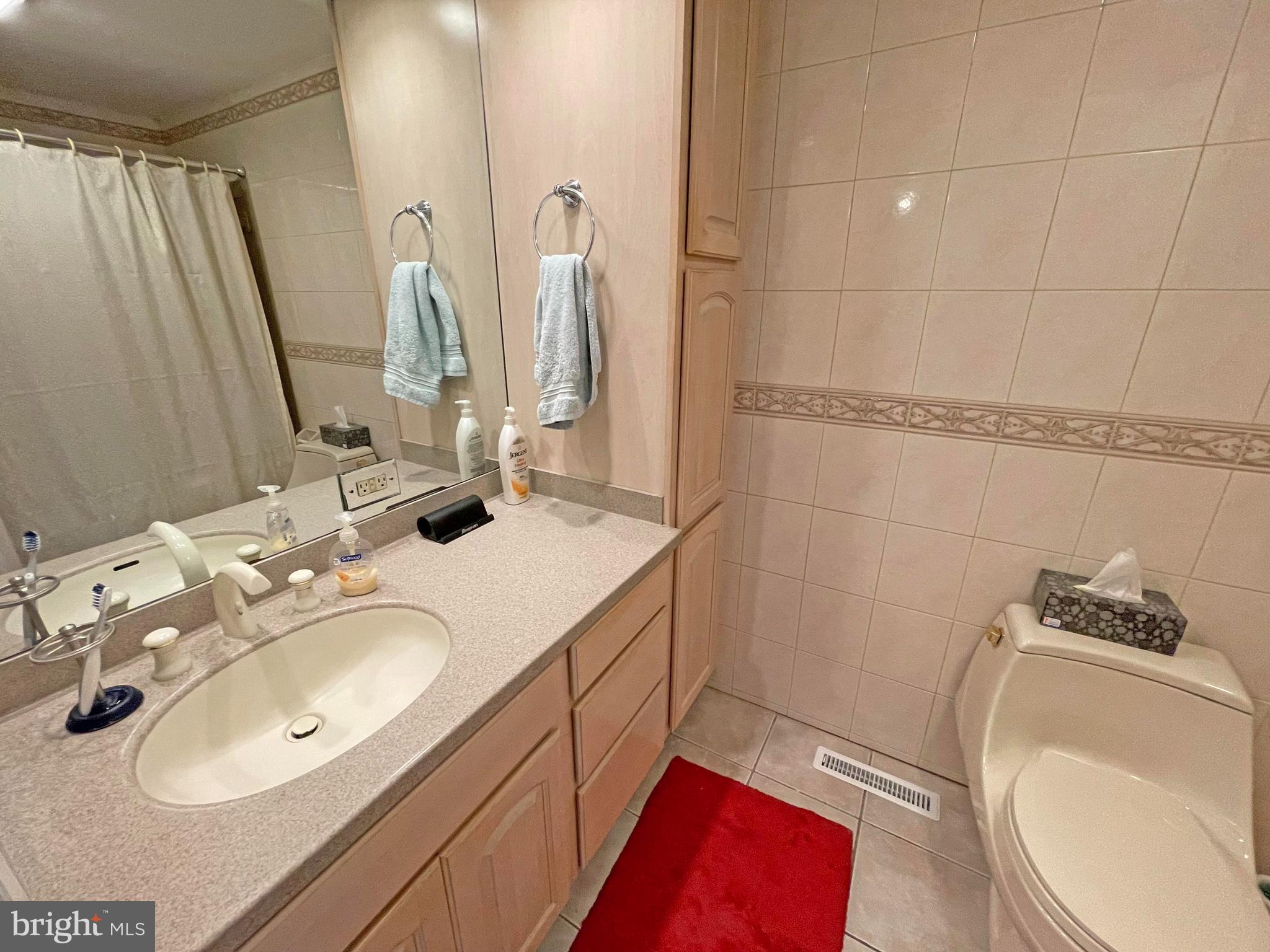 CARROLLWOOD MANOR - Residential