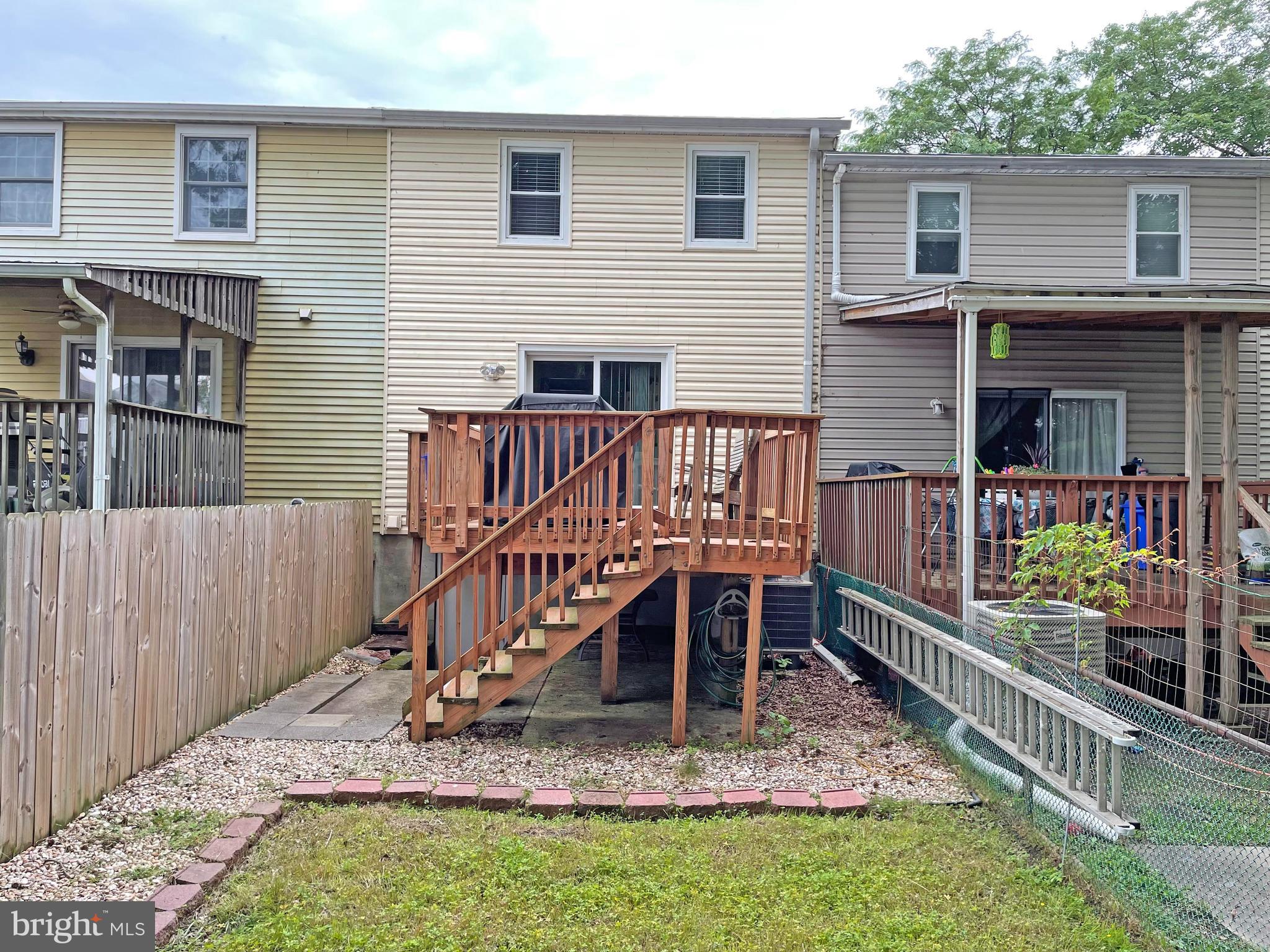 CARROLLWOOD MANOR - Residential