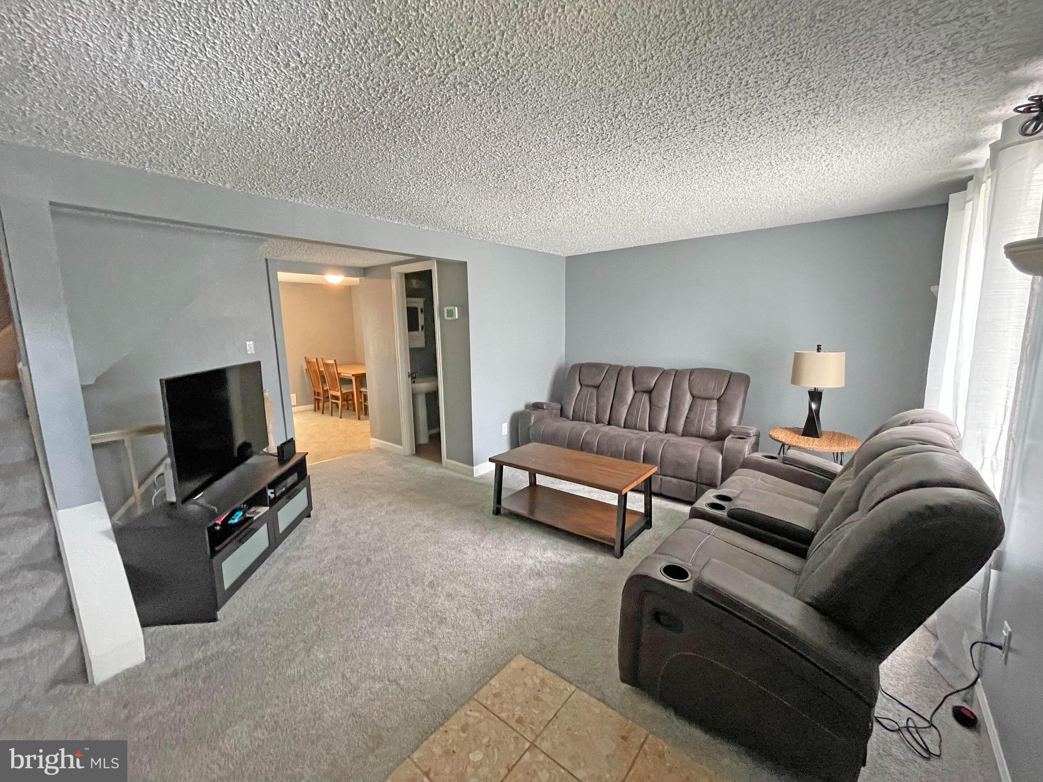 CARROLLWOOD MANOR - Residential