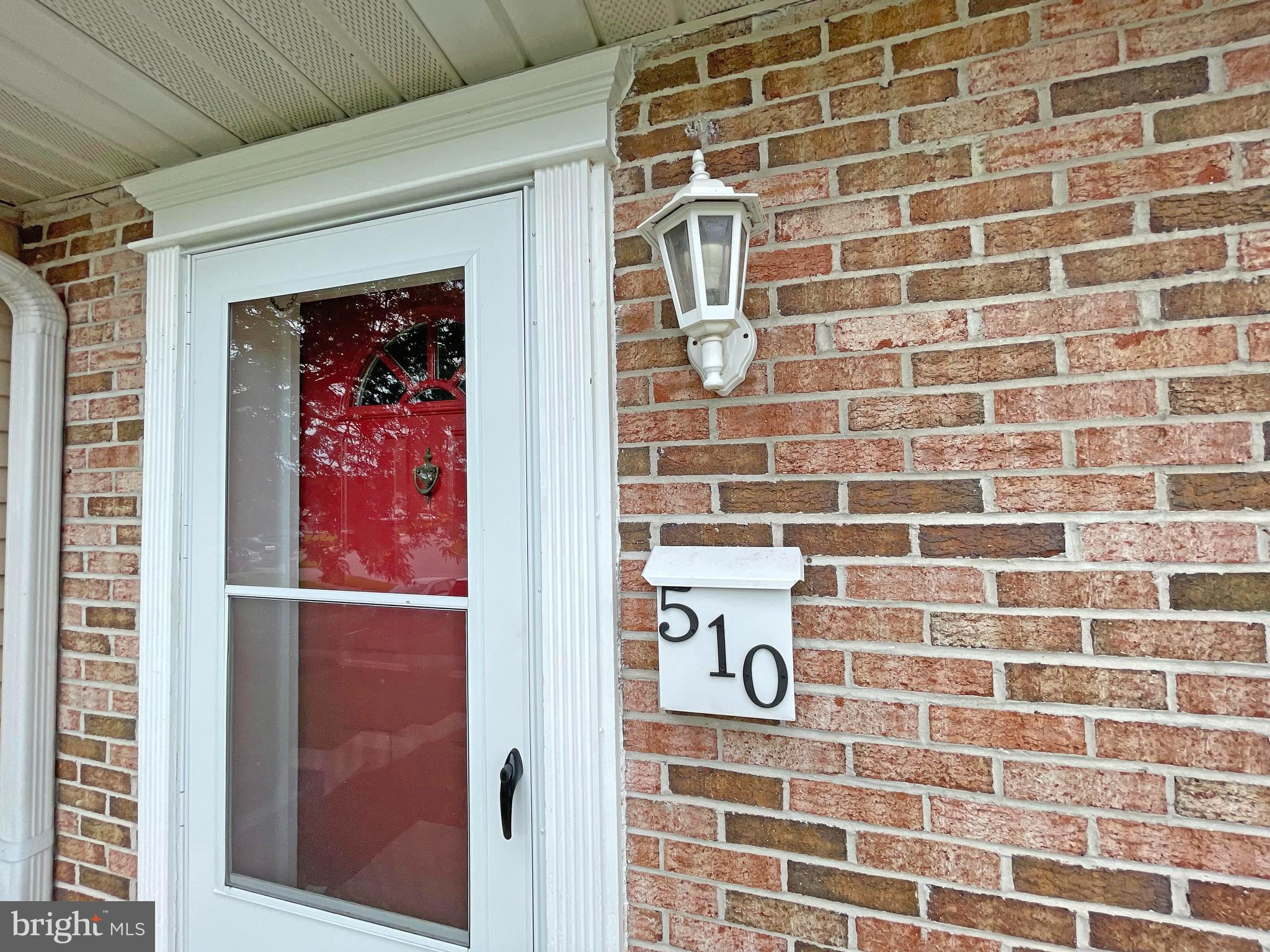 CARROLLWOOD MANOR - Residential