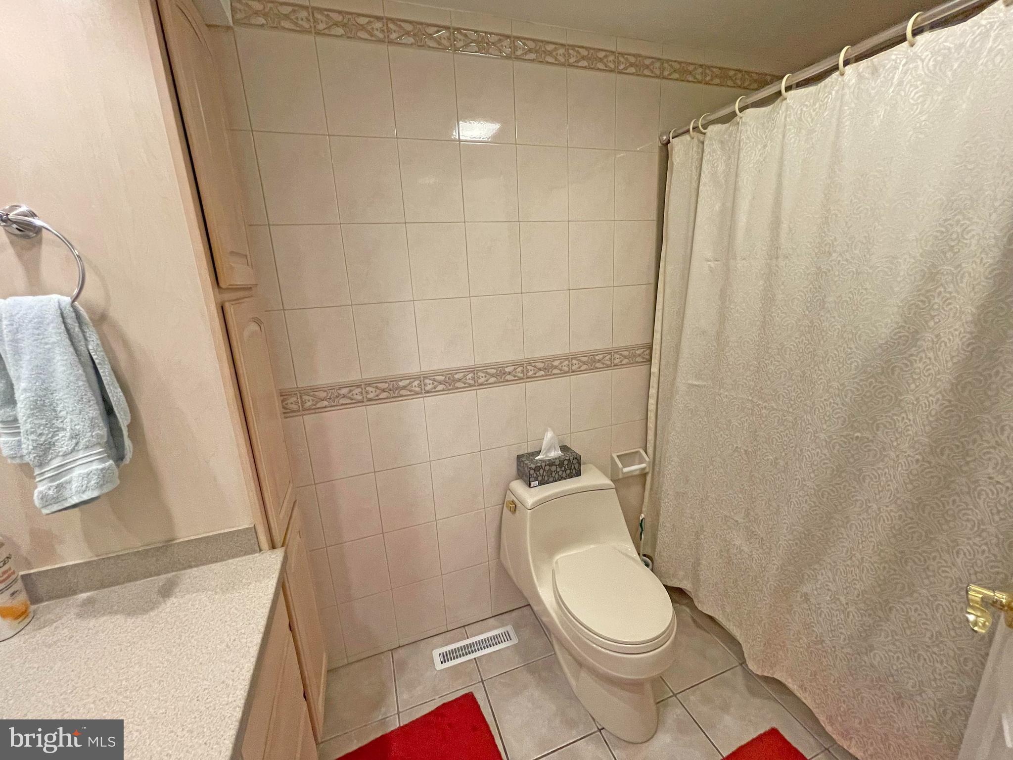 CARROLLWOOD MANOR - Residential