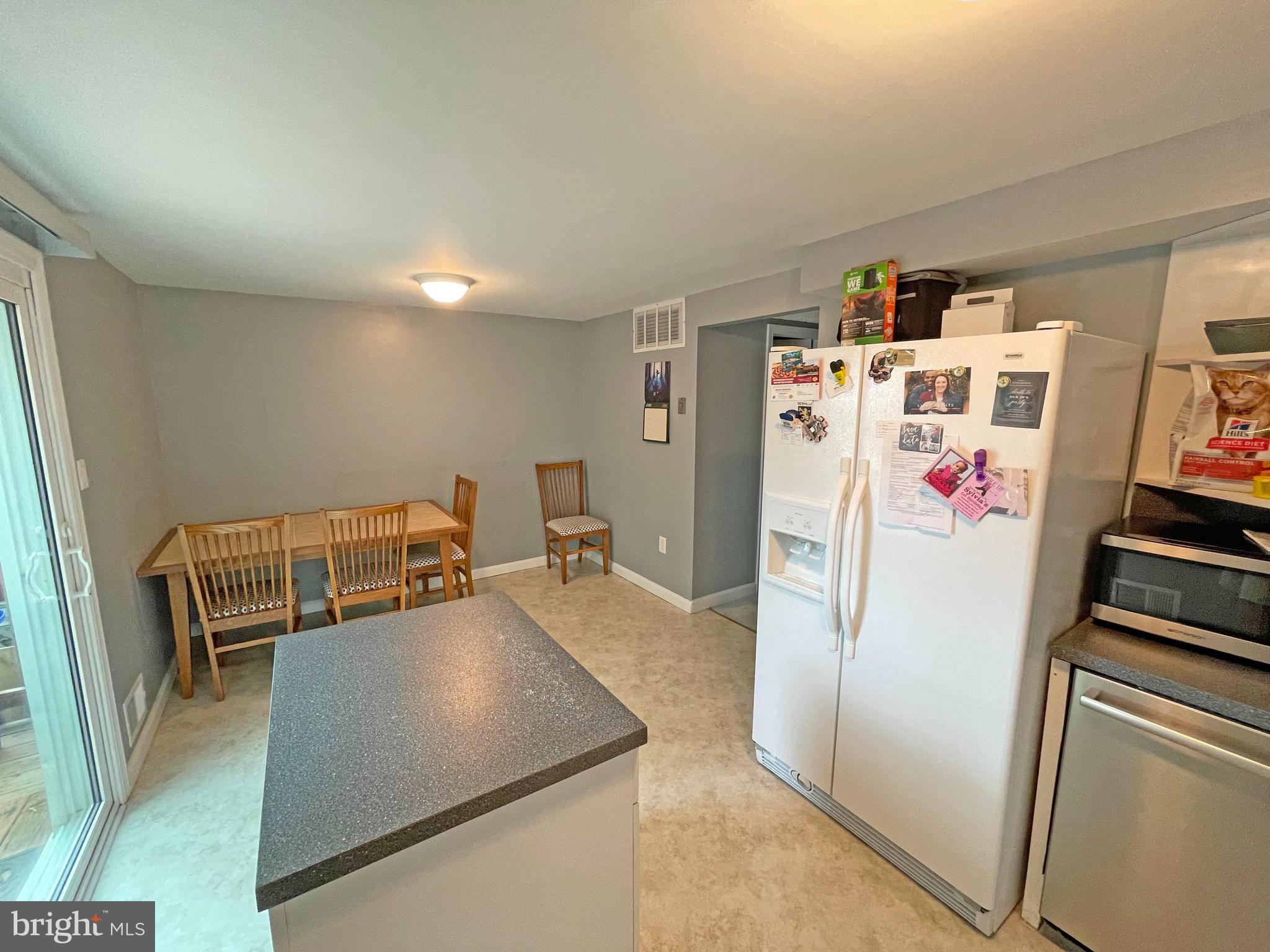 CARROLLWOOD MANOR - Residential