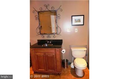 GREEKTOWN - Residential Lease