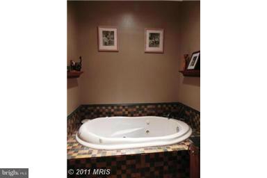 GREEKTOWN - Residential Lease