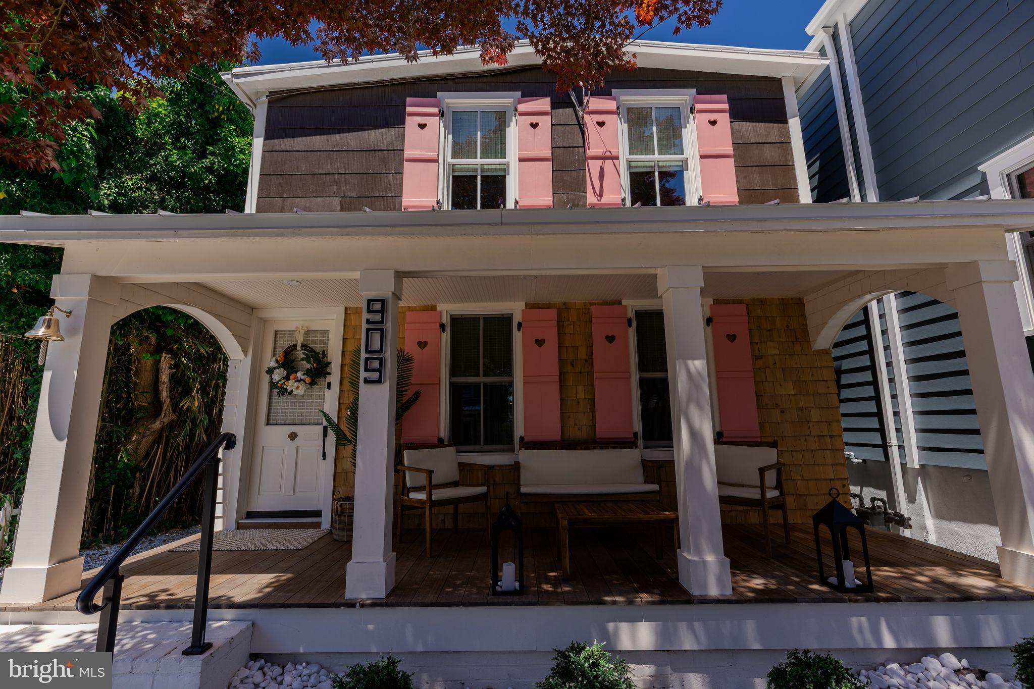 909 CORGIE STREET