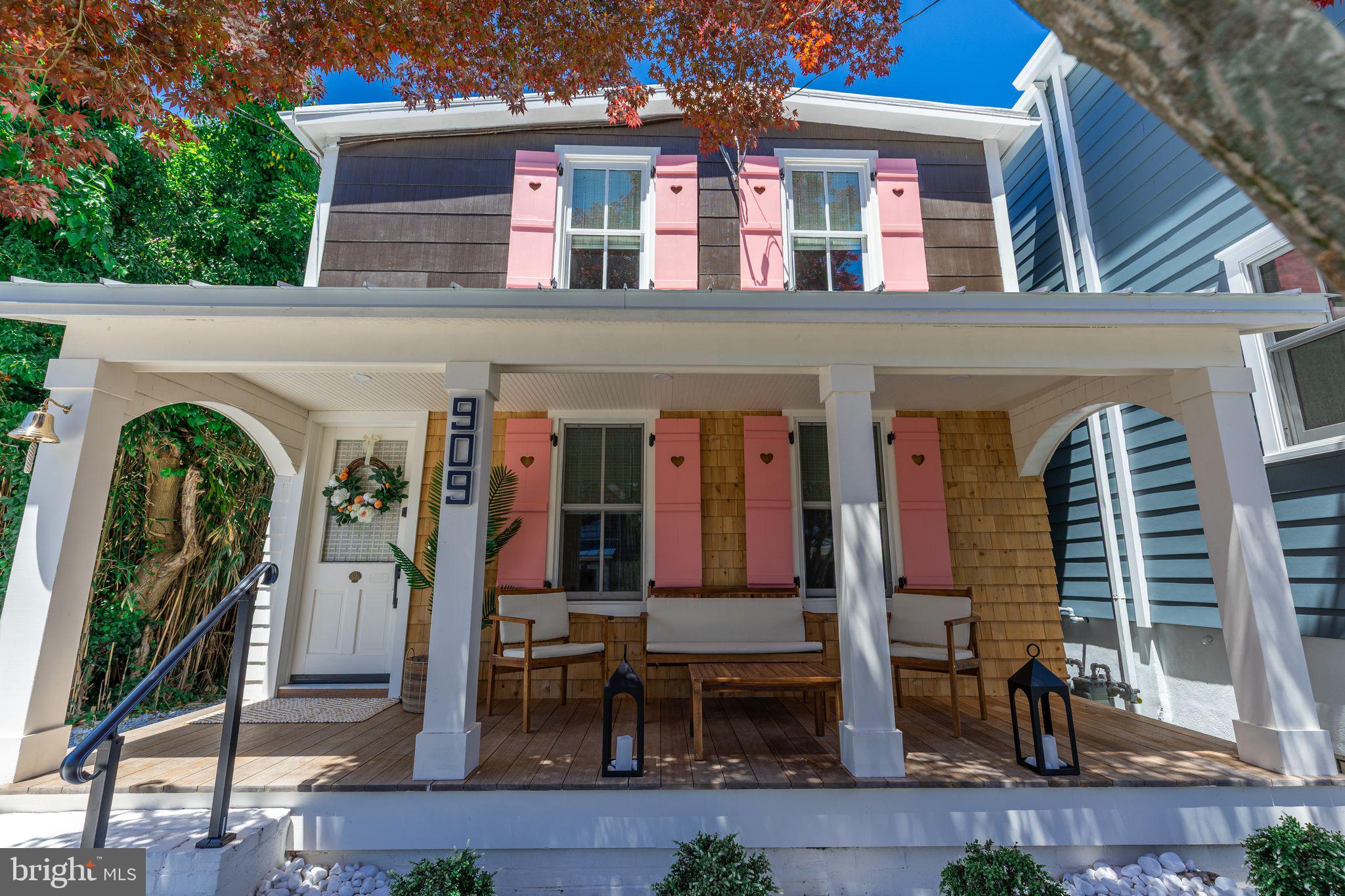 909 CORGIE STREET