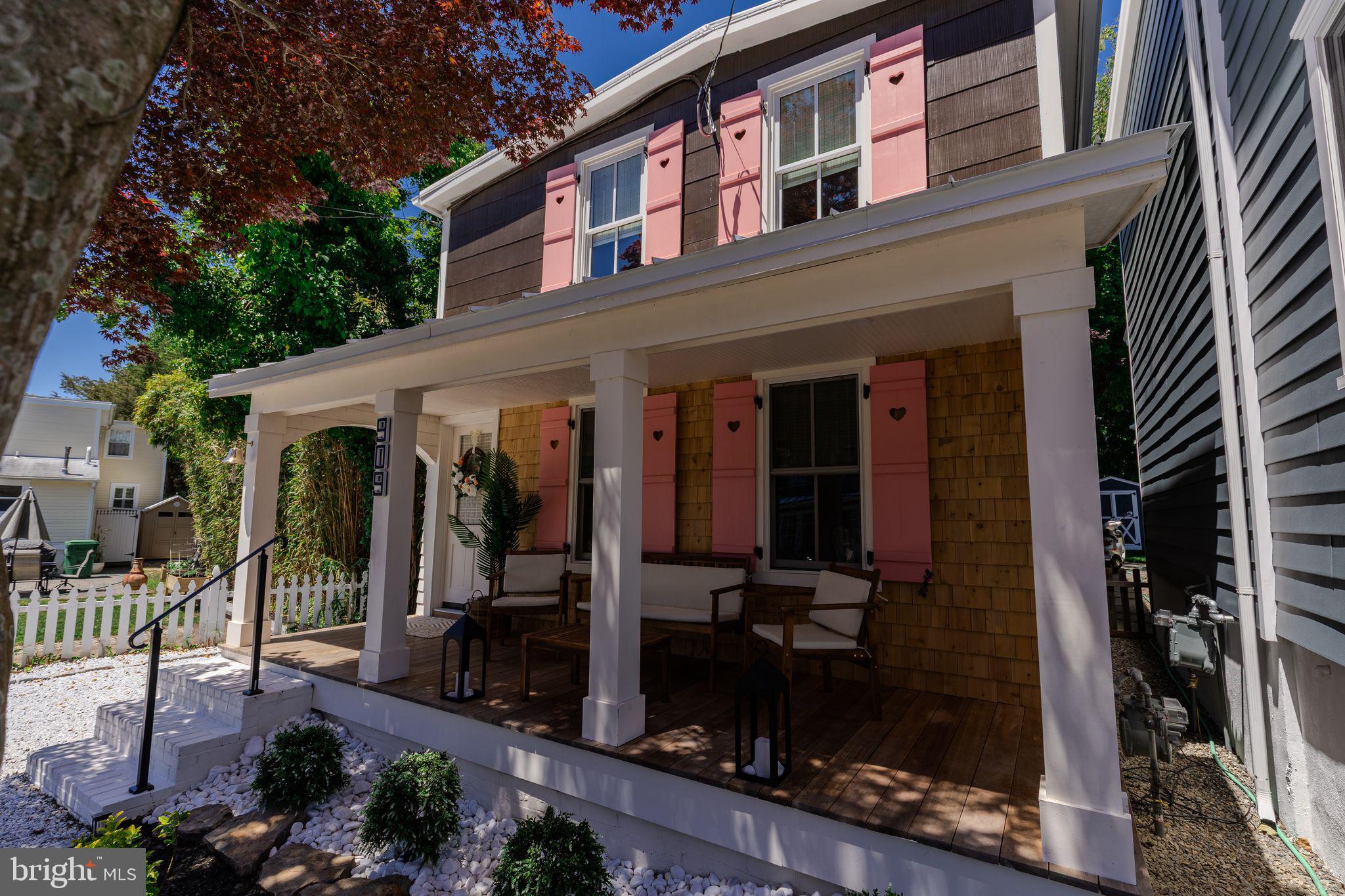 909 CORGIE STREET