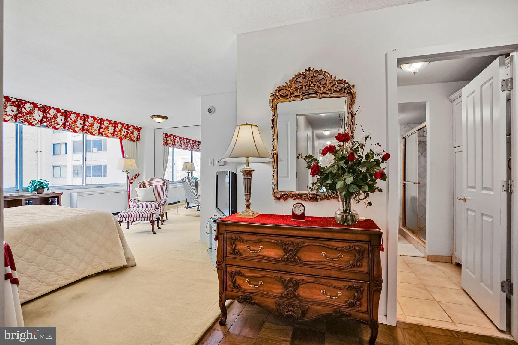 CHEVY CHASE VILLAGE - Residential