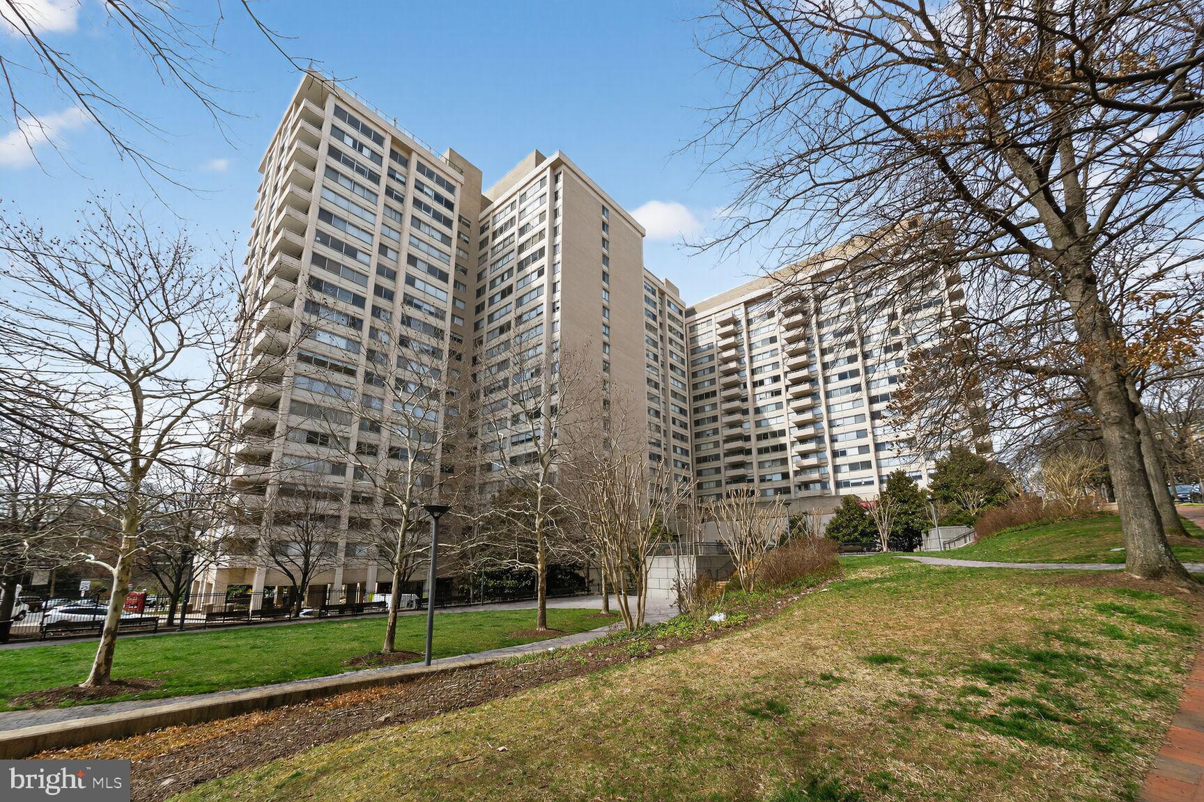 5500 FRIENDSHIP BOULEVARD 1423N & 1424N