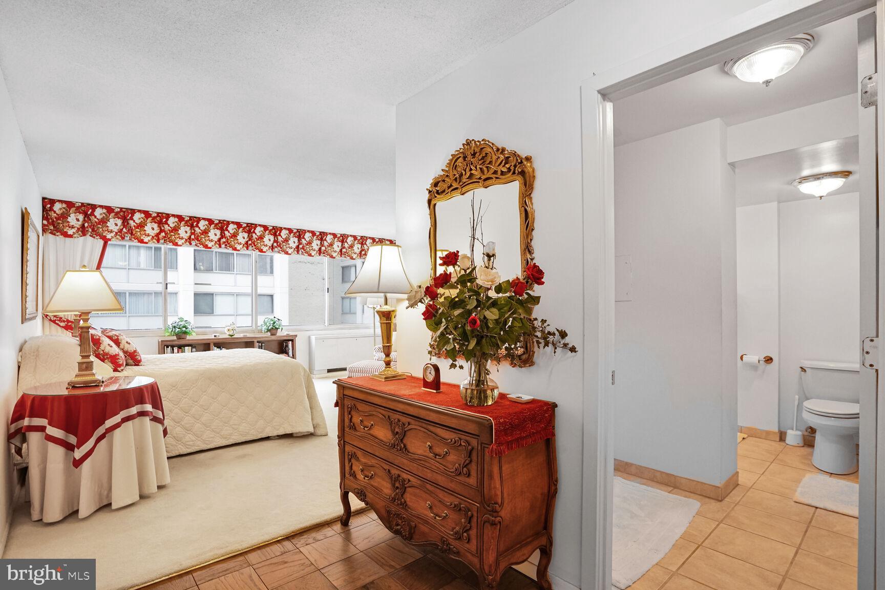 CHEVY CHASE VILLAGE - Residential