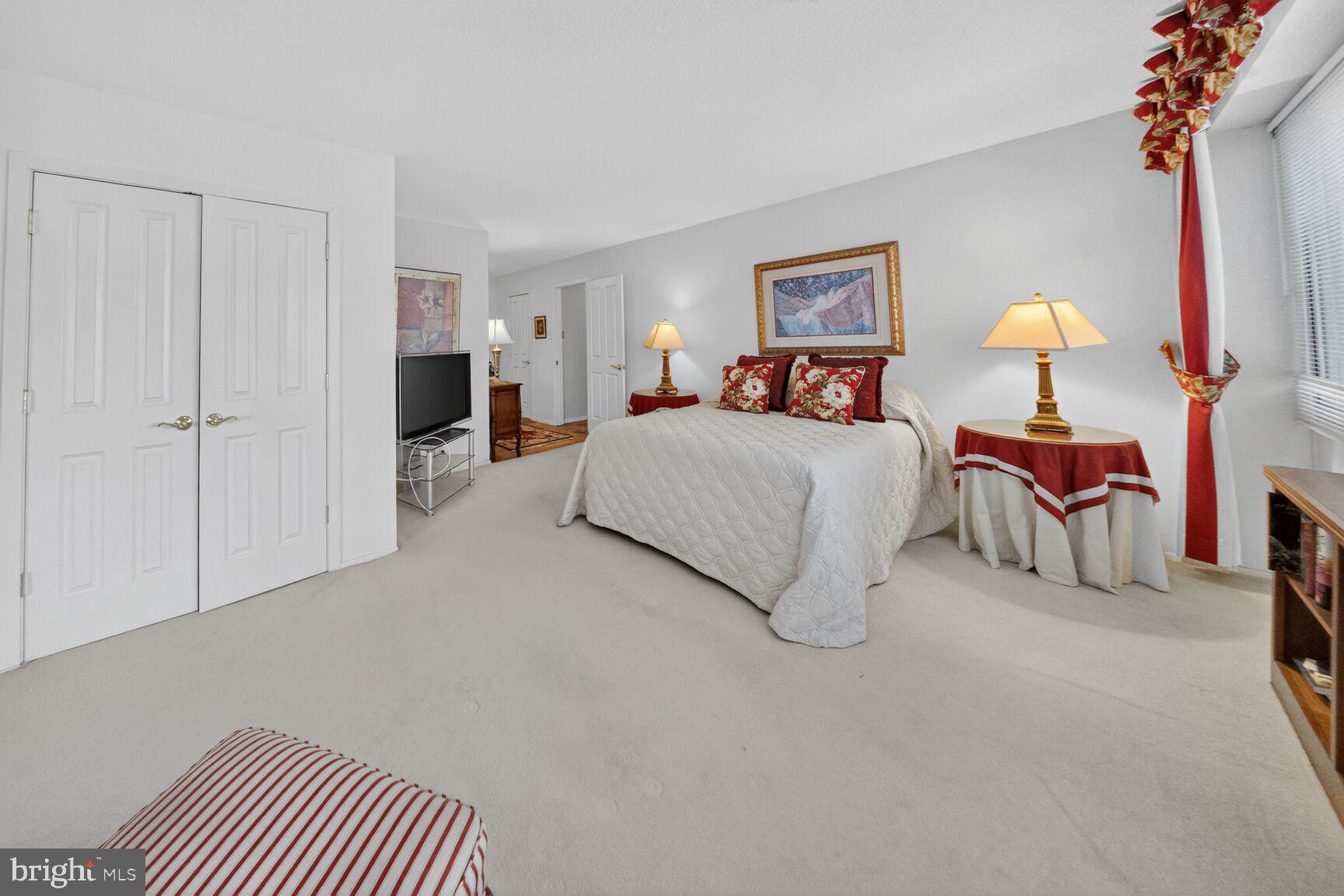 CHEVY CHASE VILLAGE - Residential