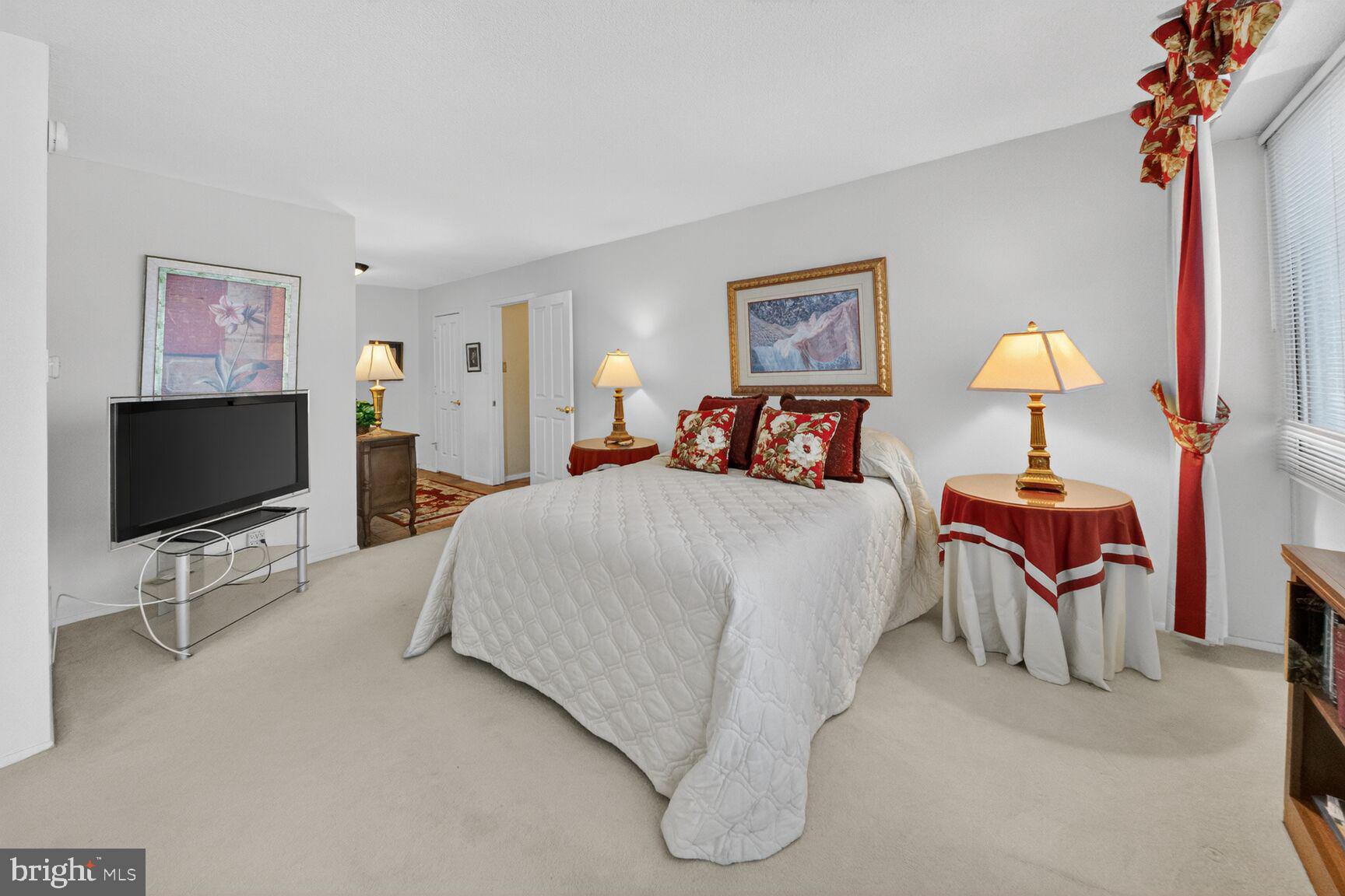 CHEVY CHASE VILLAGE - Residential