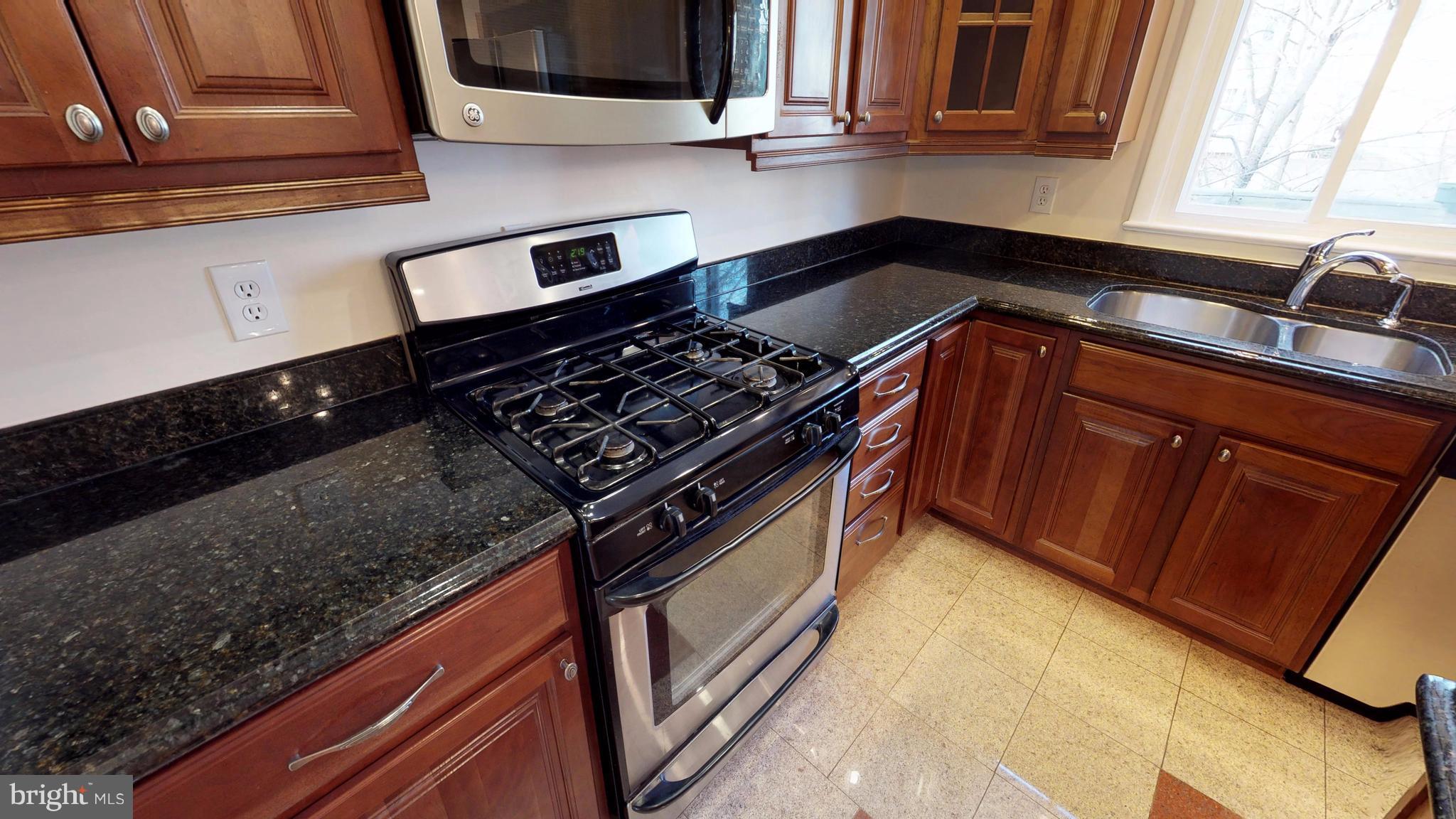 CIRCLE WOODS - Residential