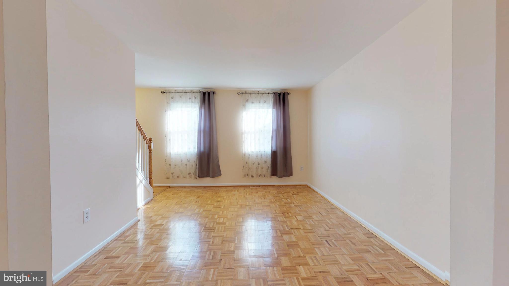 CIRCLE WOODS - Residential