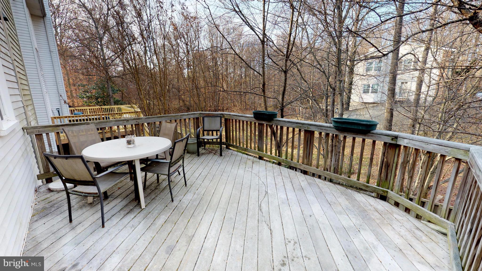 CIRCLE WOODS - Residential