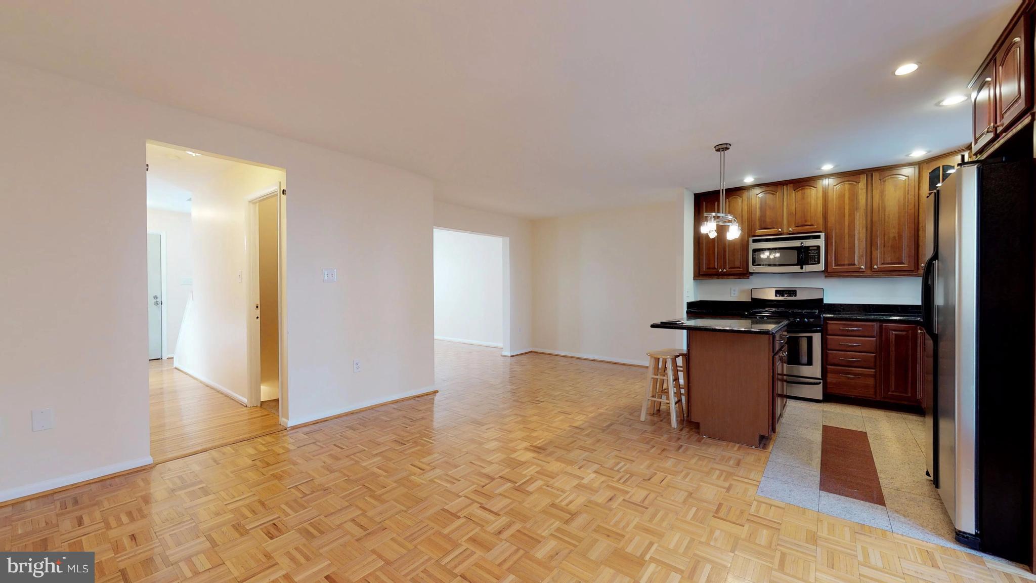 CIRCLE WOODS - Residential