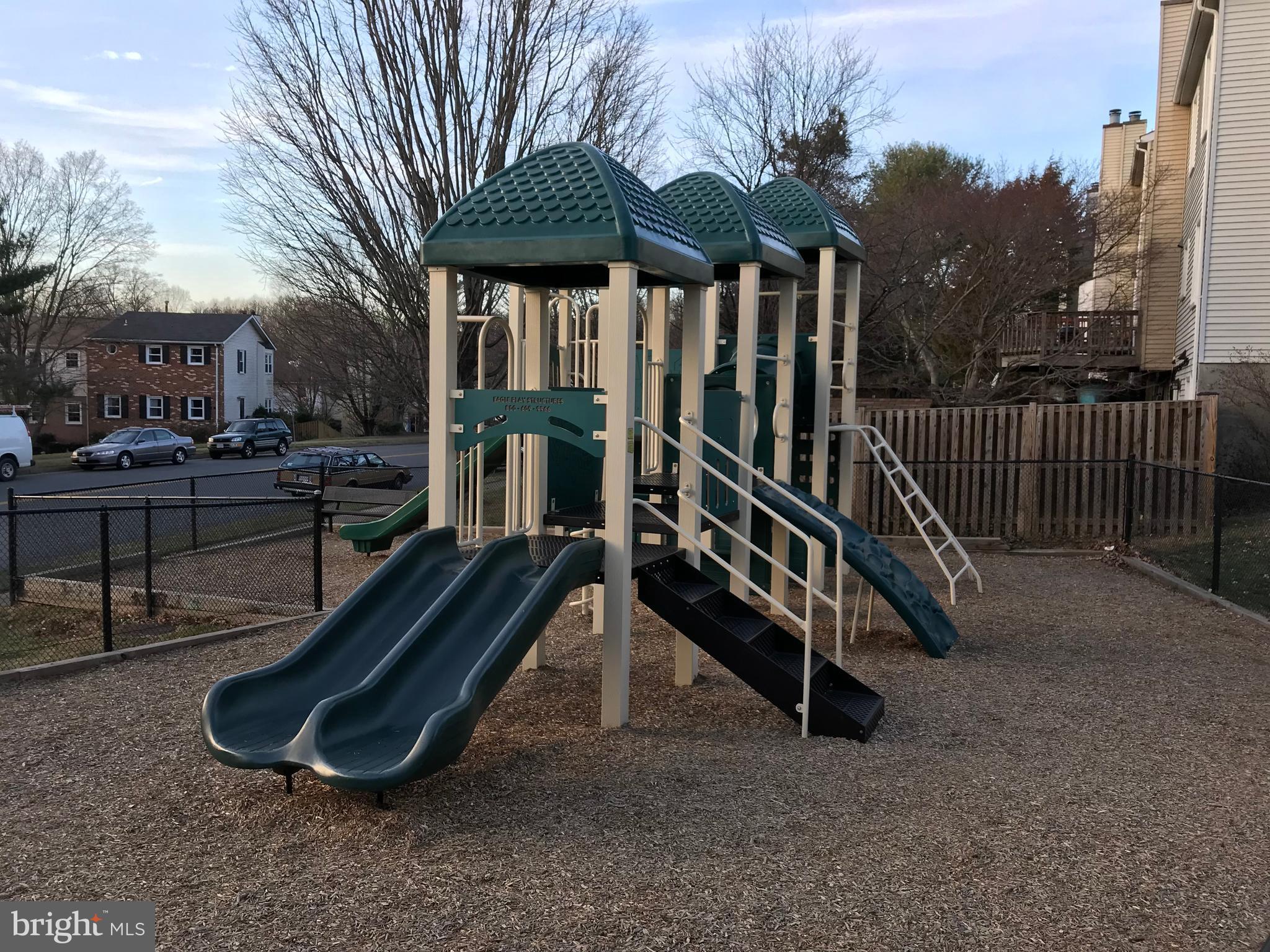 CIRCLE WOODS - Residential