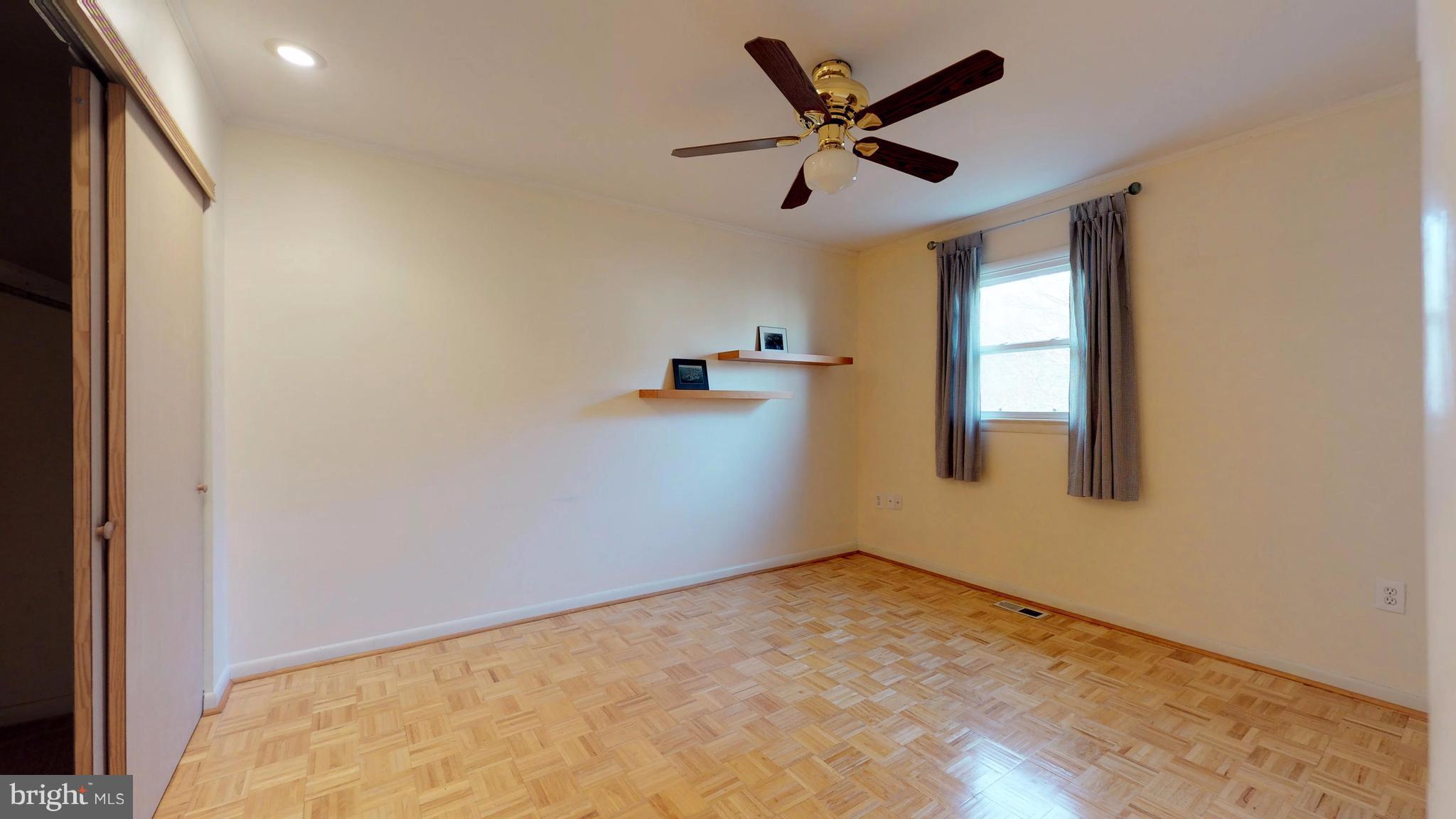 CIRCLE WOODS - Residential