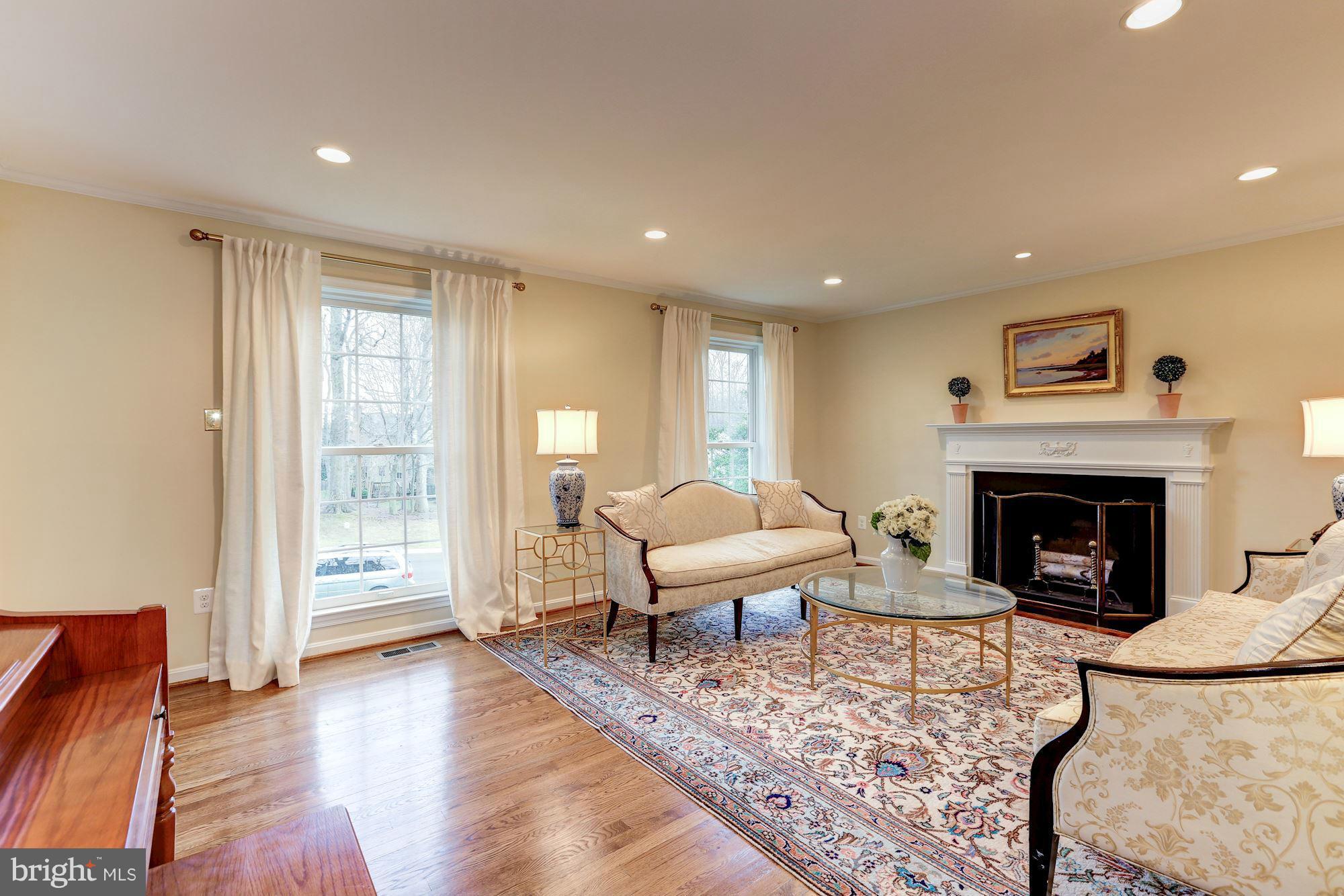 RIVER FALLS - Residential