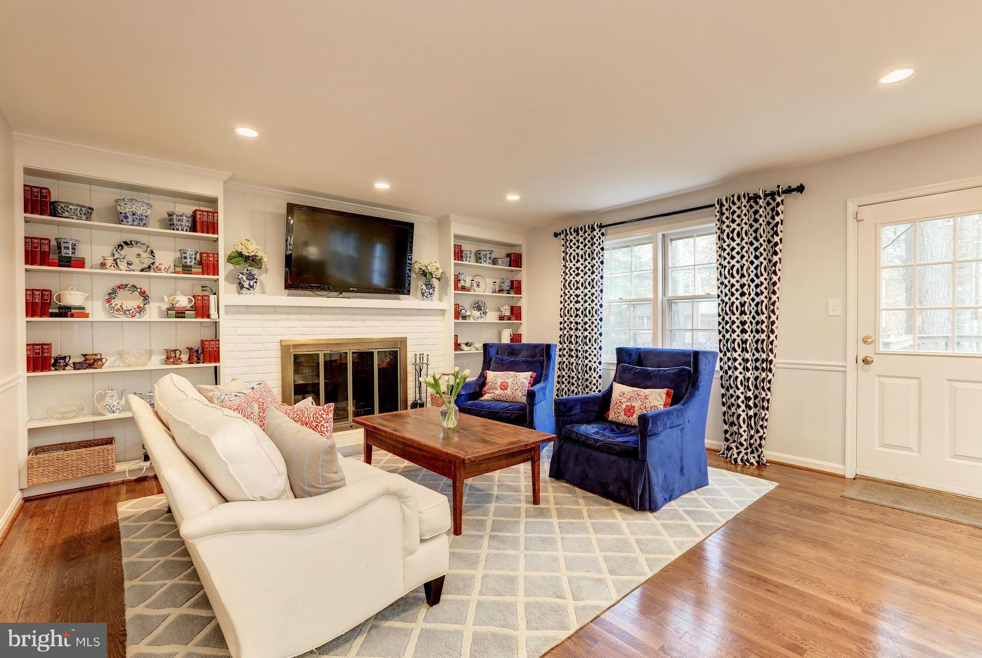 RIVER FALLS - Residential