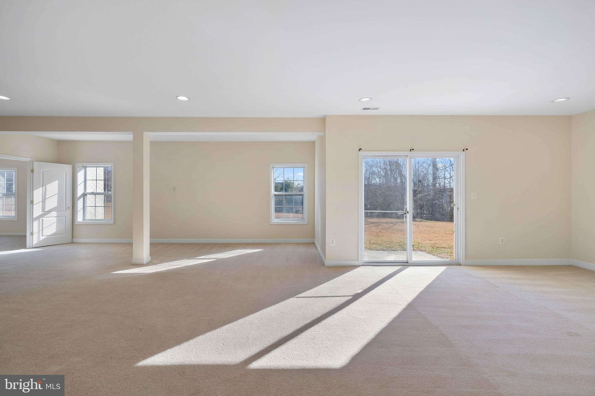 RIDGEFIELD - Residential