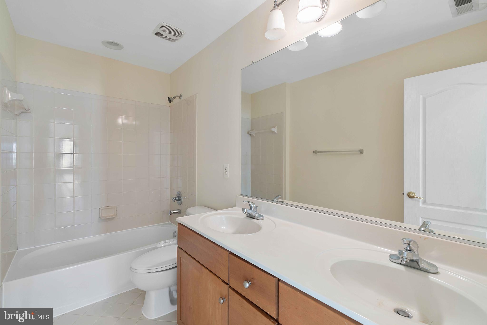 RIDGEFIELD - Residential