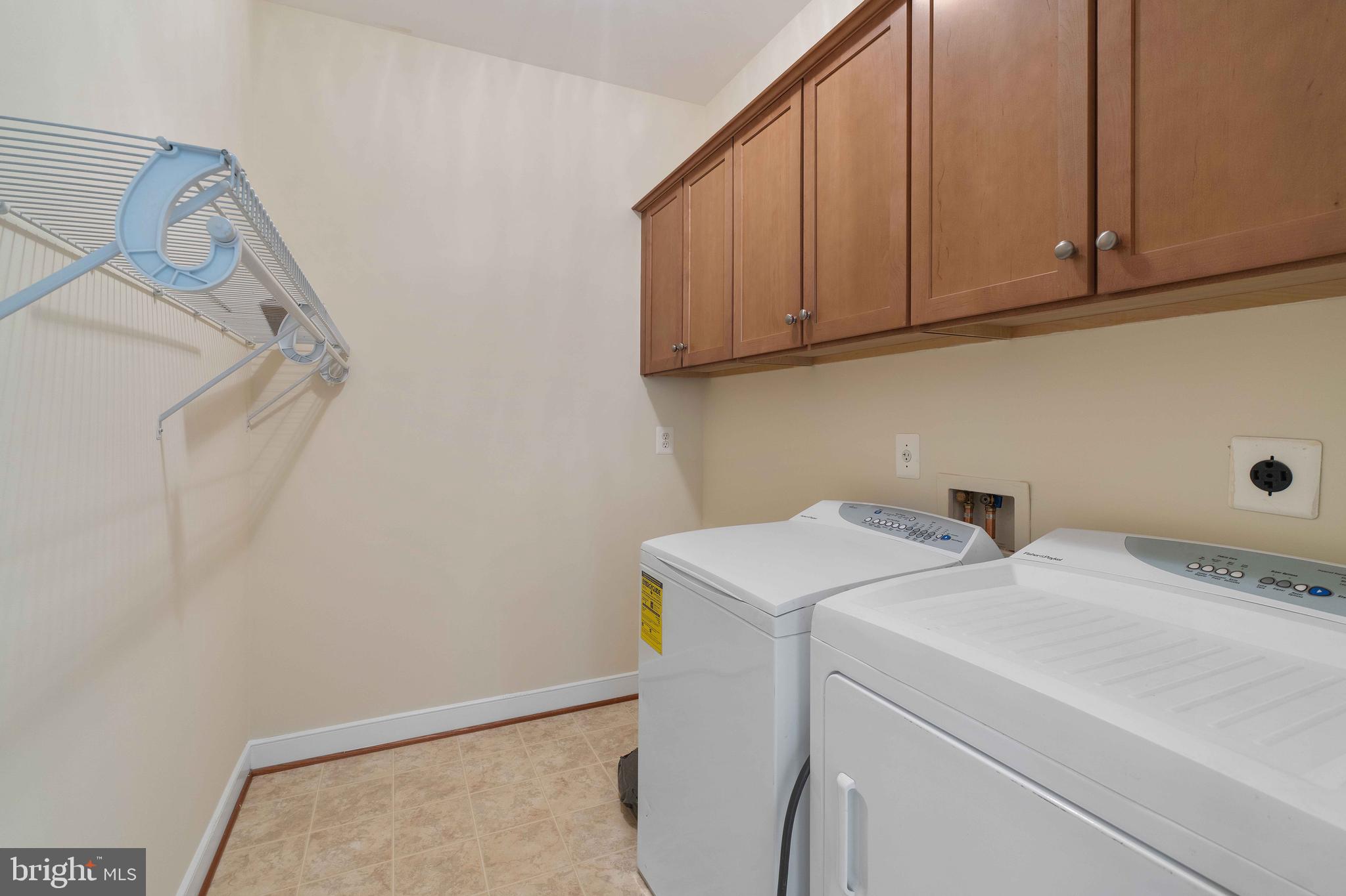 RIDGEFIELD - Residential