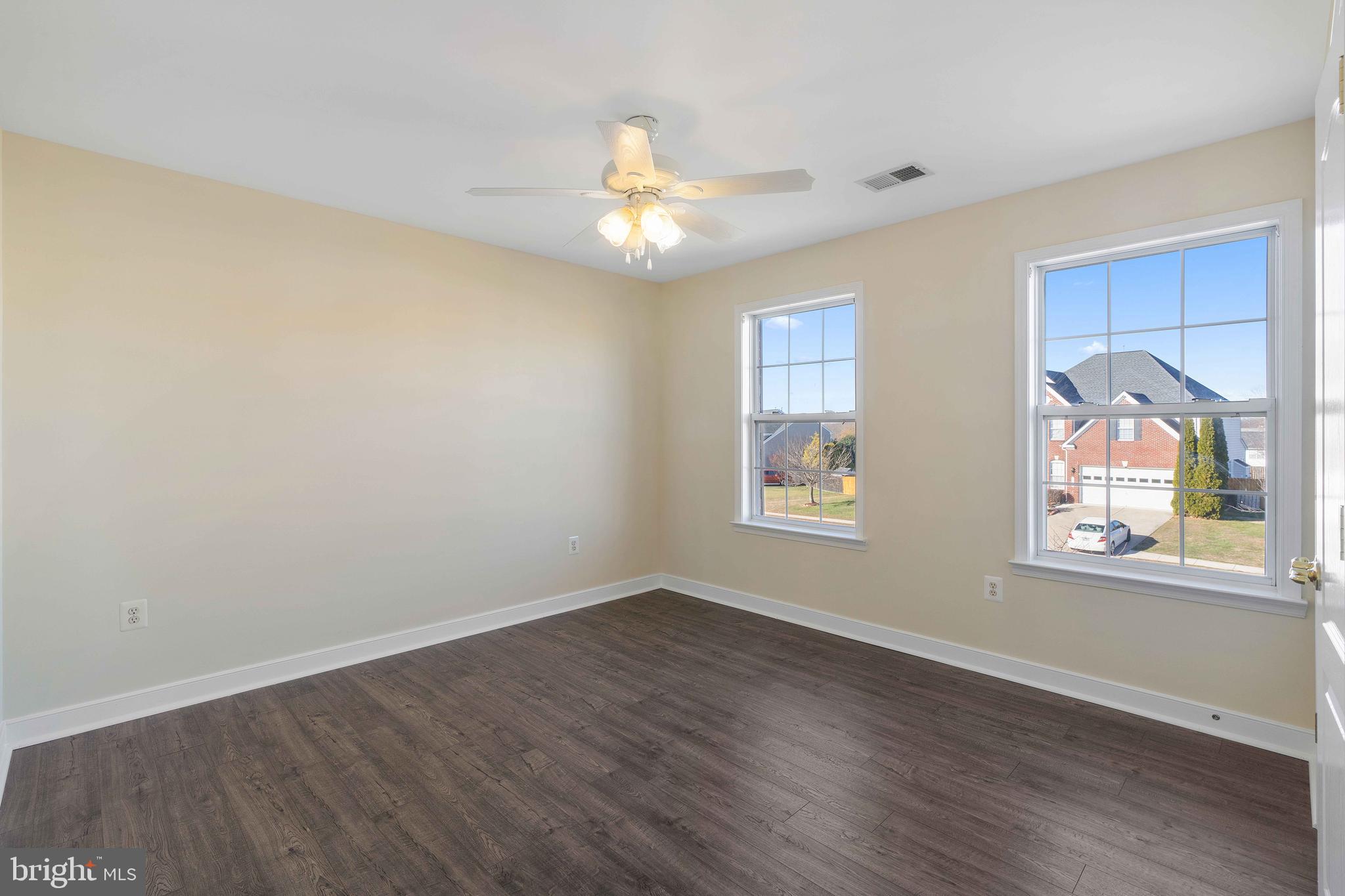 RIDGEFIELD - Residential