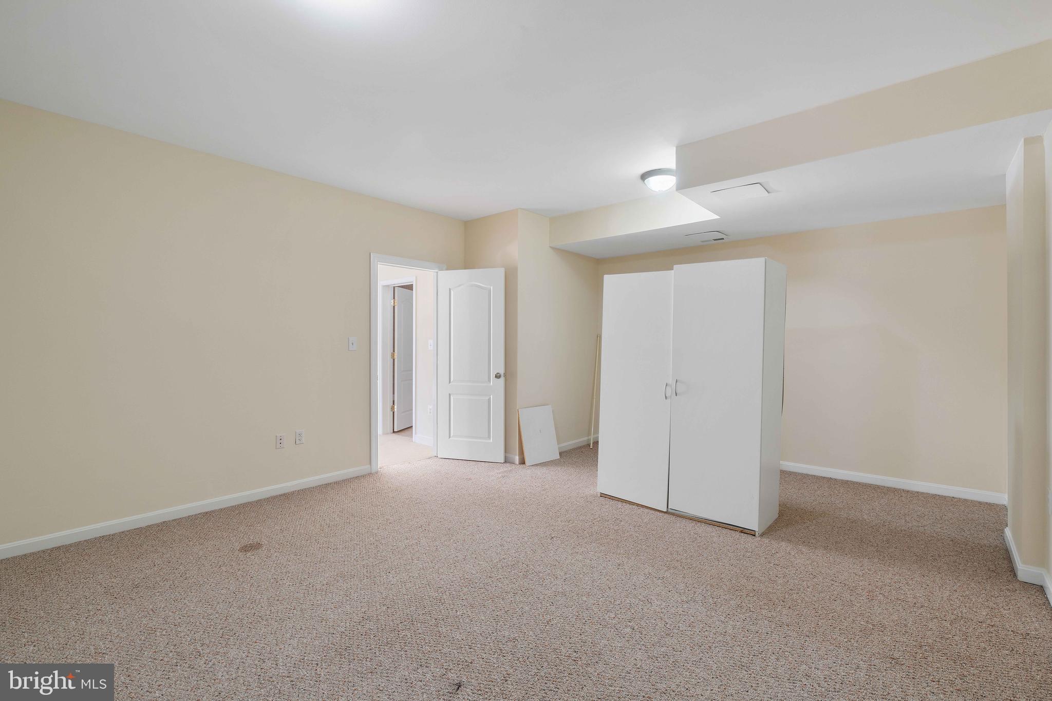 RIDGEFIELD - Residential