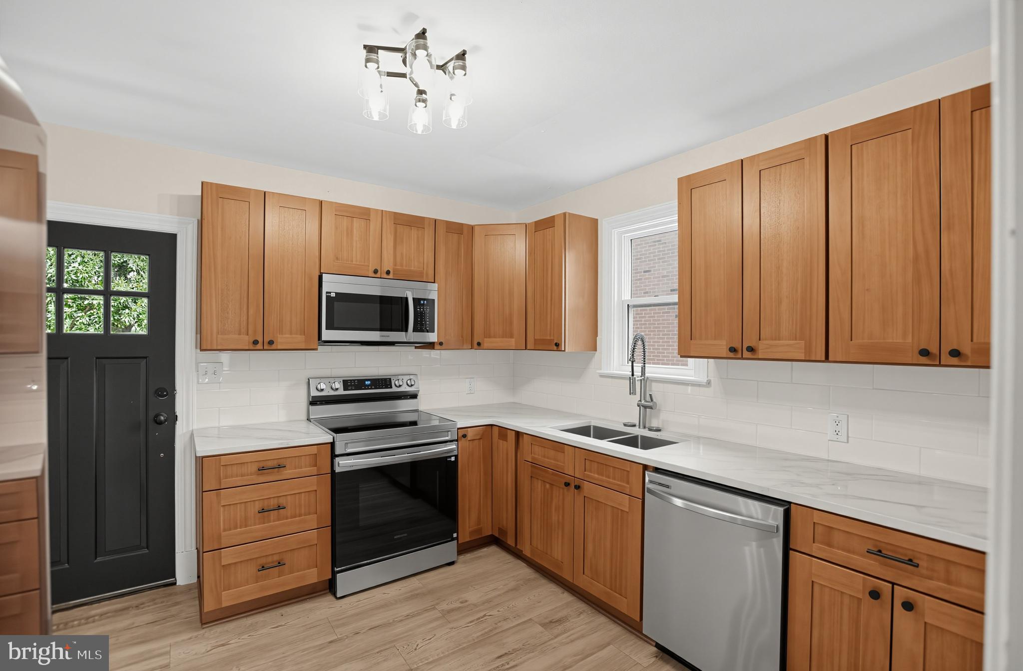 2401 LAFAYETTE BOULEVARD