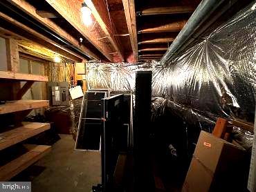 GLENBROOK VILLAGE - Residential Lease