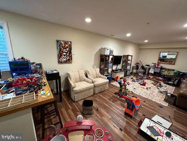 GLENBROOK VILLAGE - Residential Lease