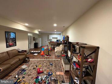 GLENBROOK VILLAGE - Residential Lease