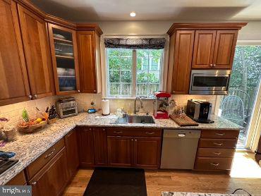 GLENBROOK VILLAGE - Residential Lease